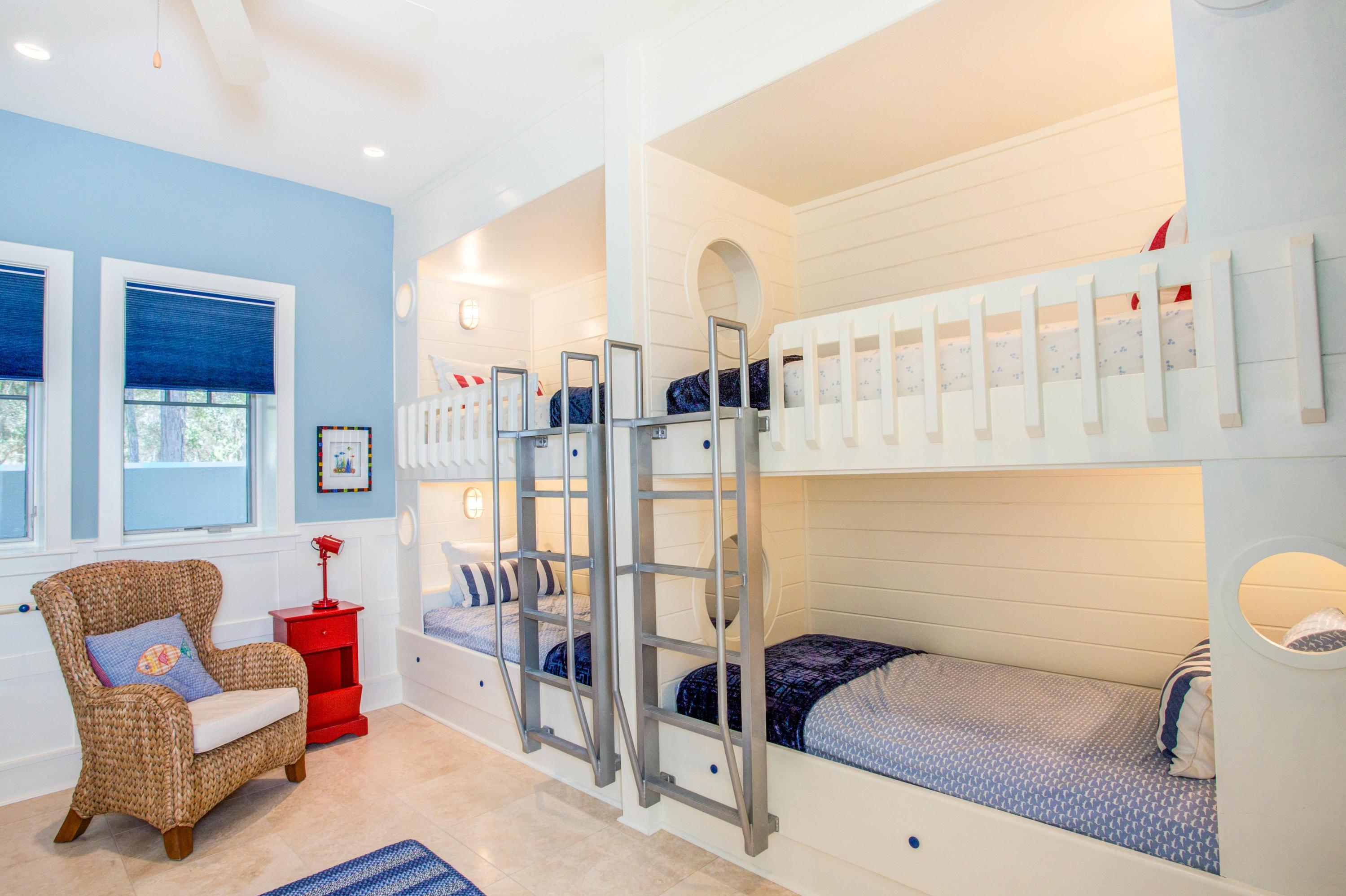 CRESCENT CAYE - Residential