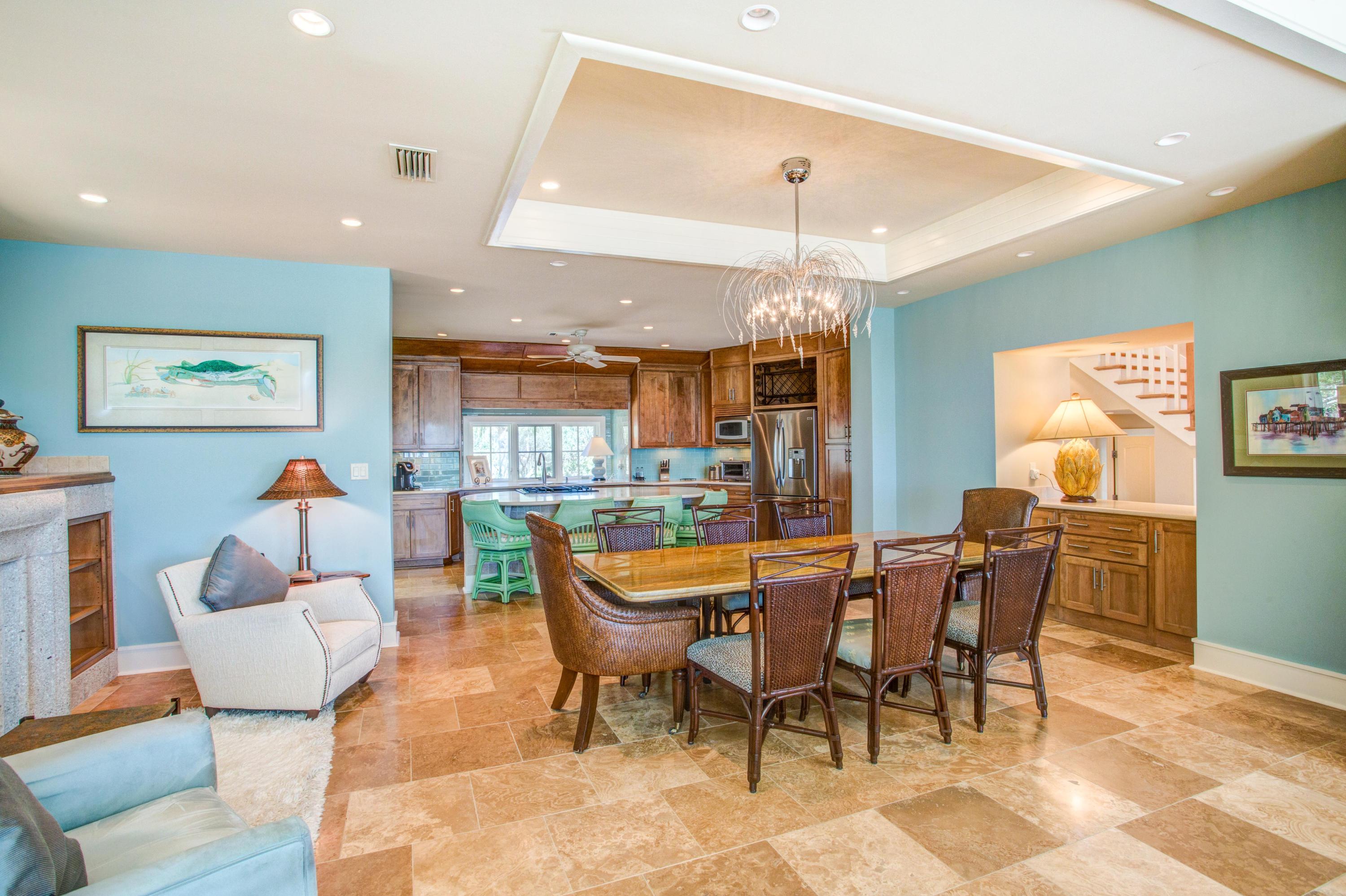 CRESCENT CAYE - Residential