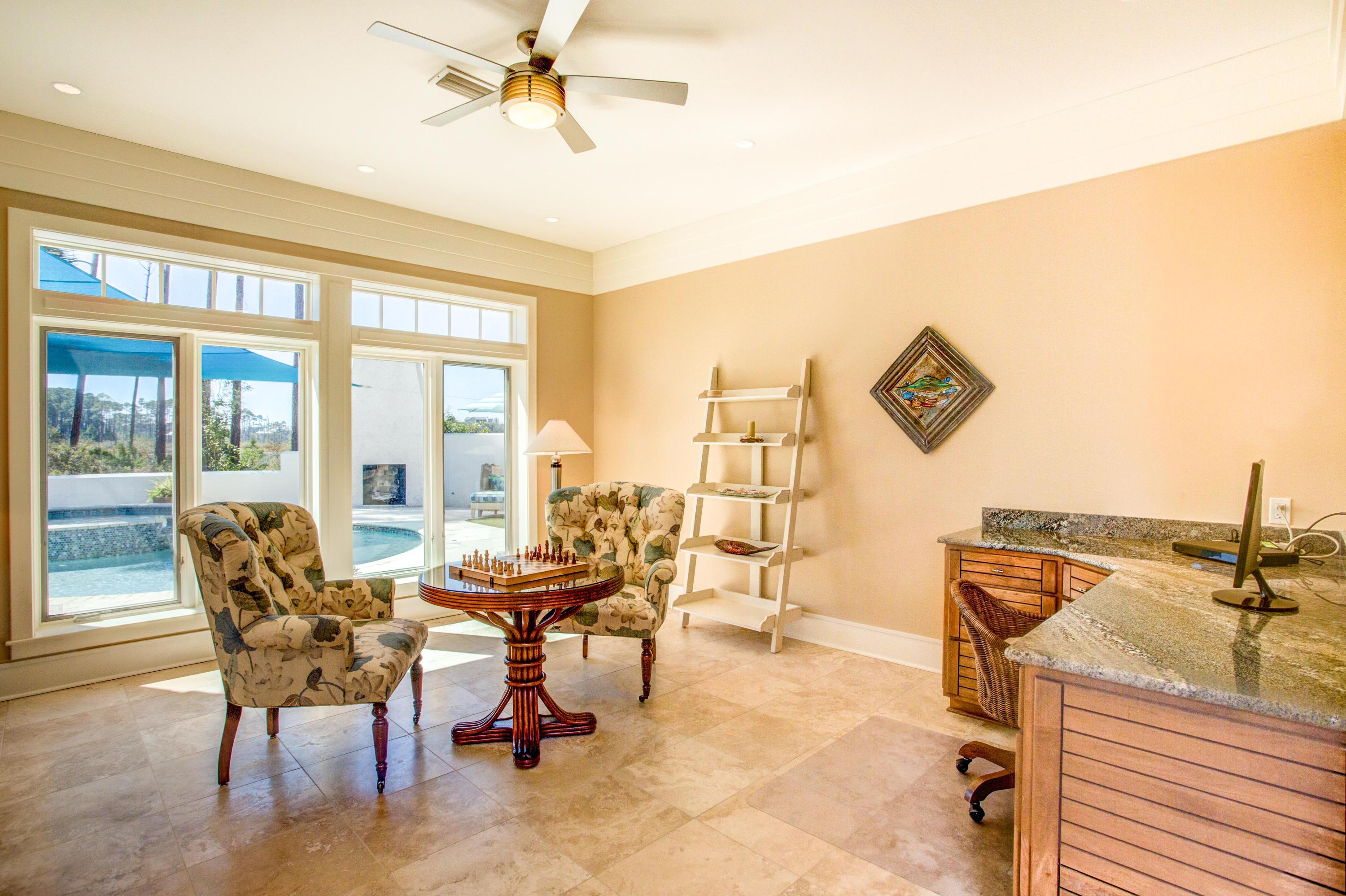 CRESCENT CAYE - Residential