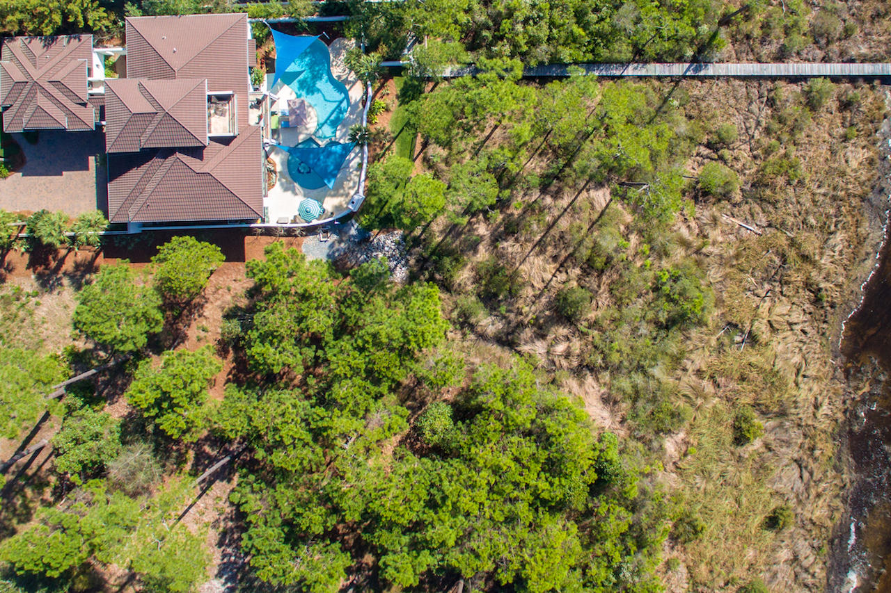CRESCENT CAYE - Residential
