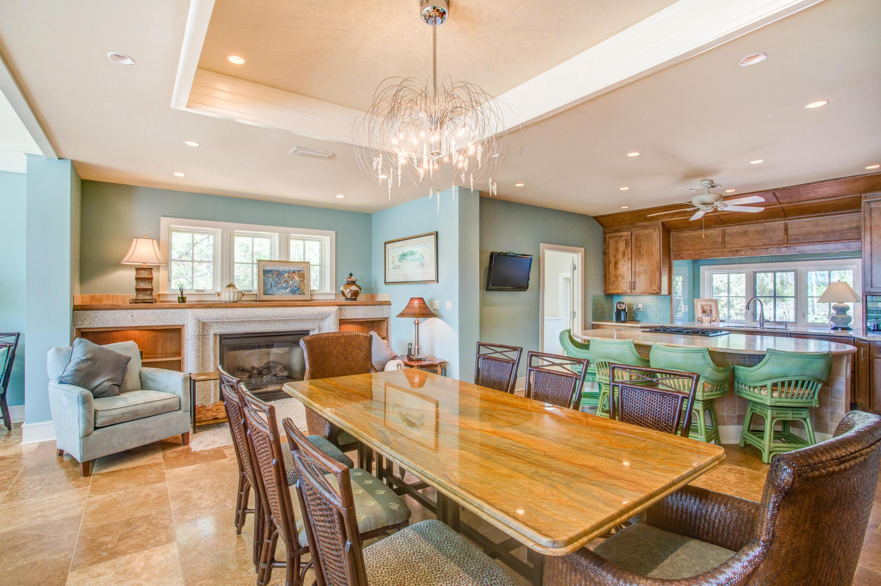 CRESCENT CAYE - Residential