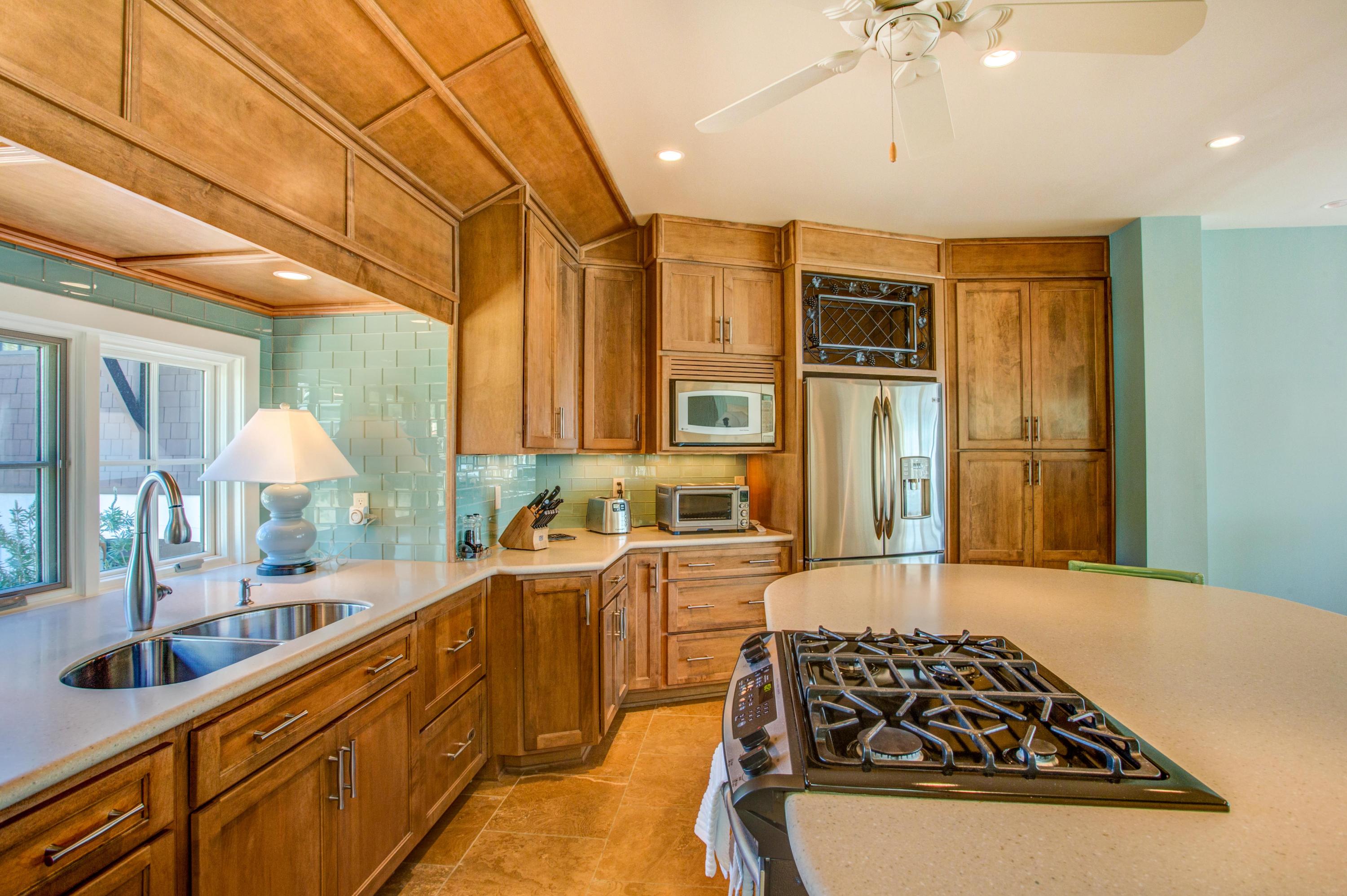 CRESCENT CAYE - Residential