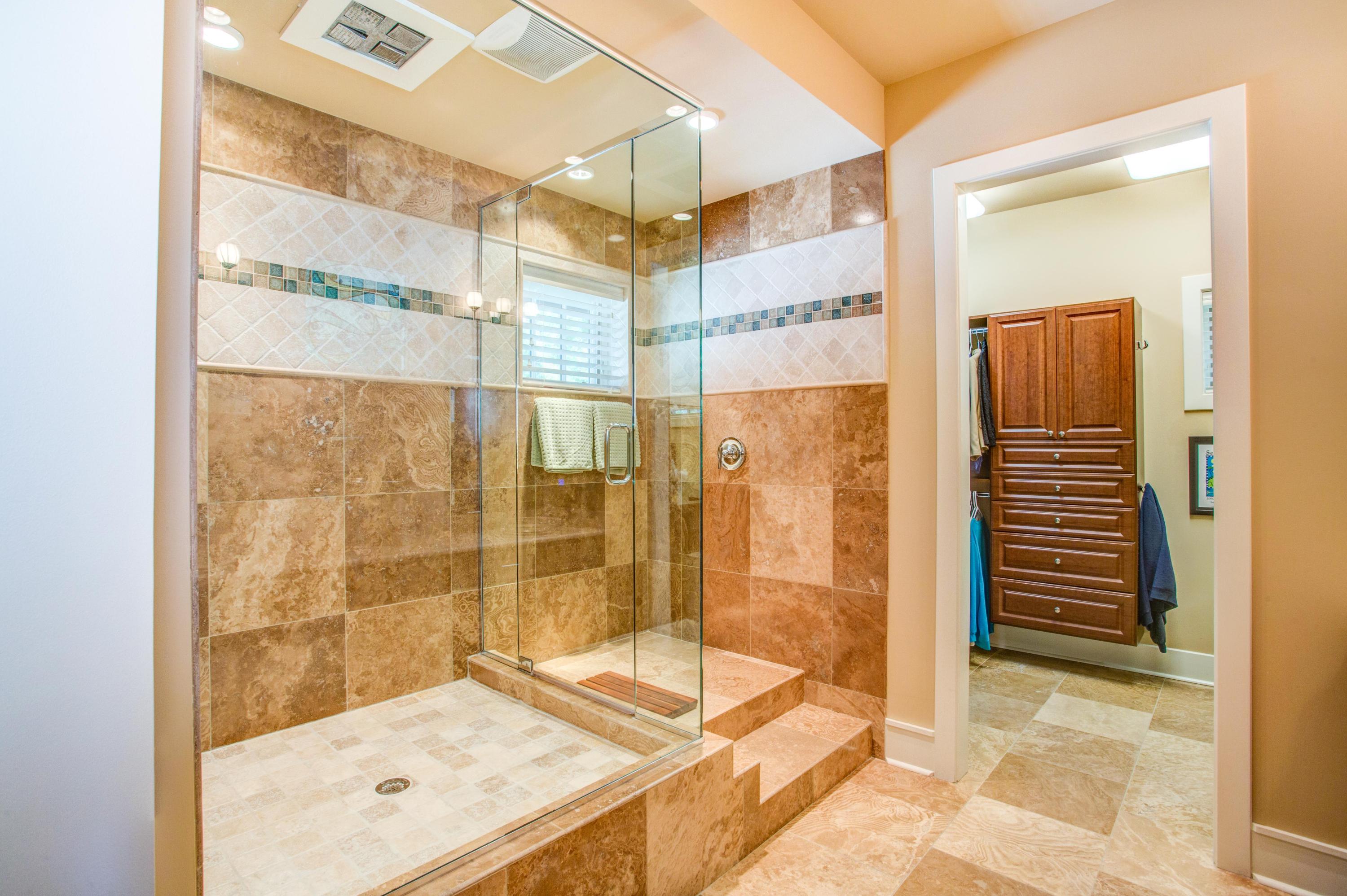 CRESCENT CAYE - Residential