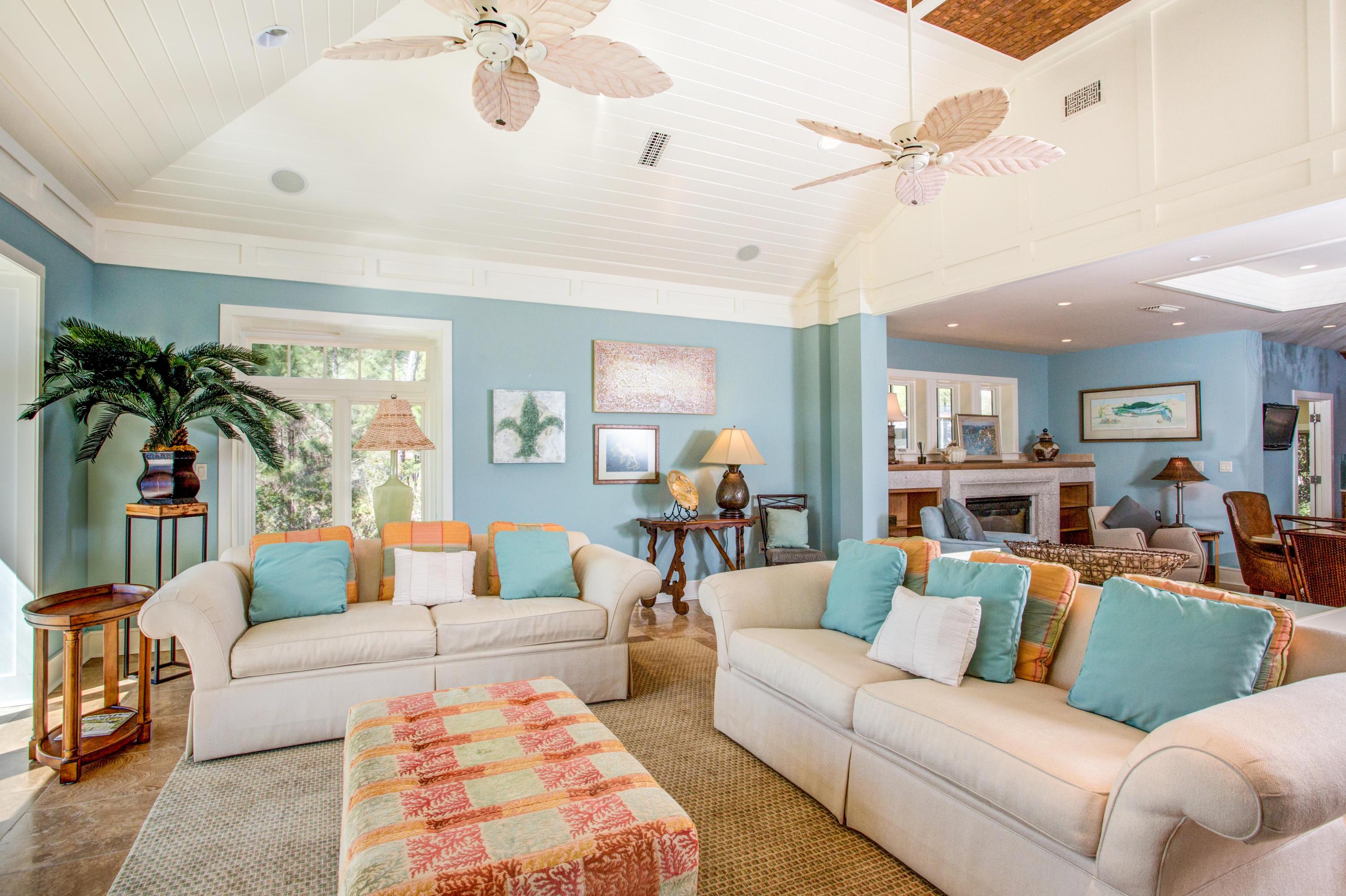 CRESCENT CAYE - Residential