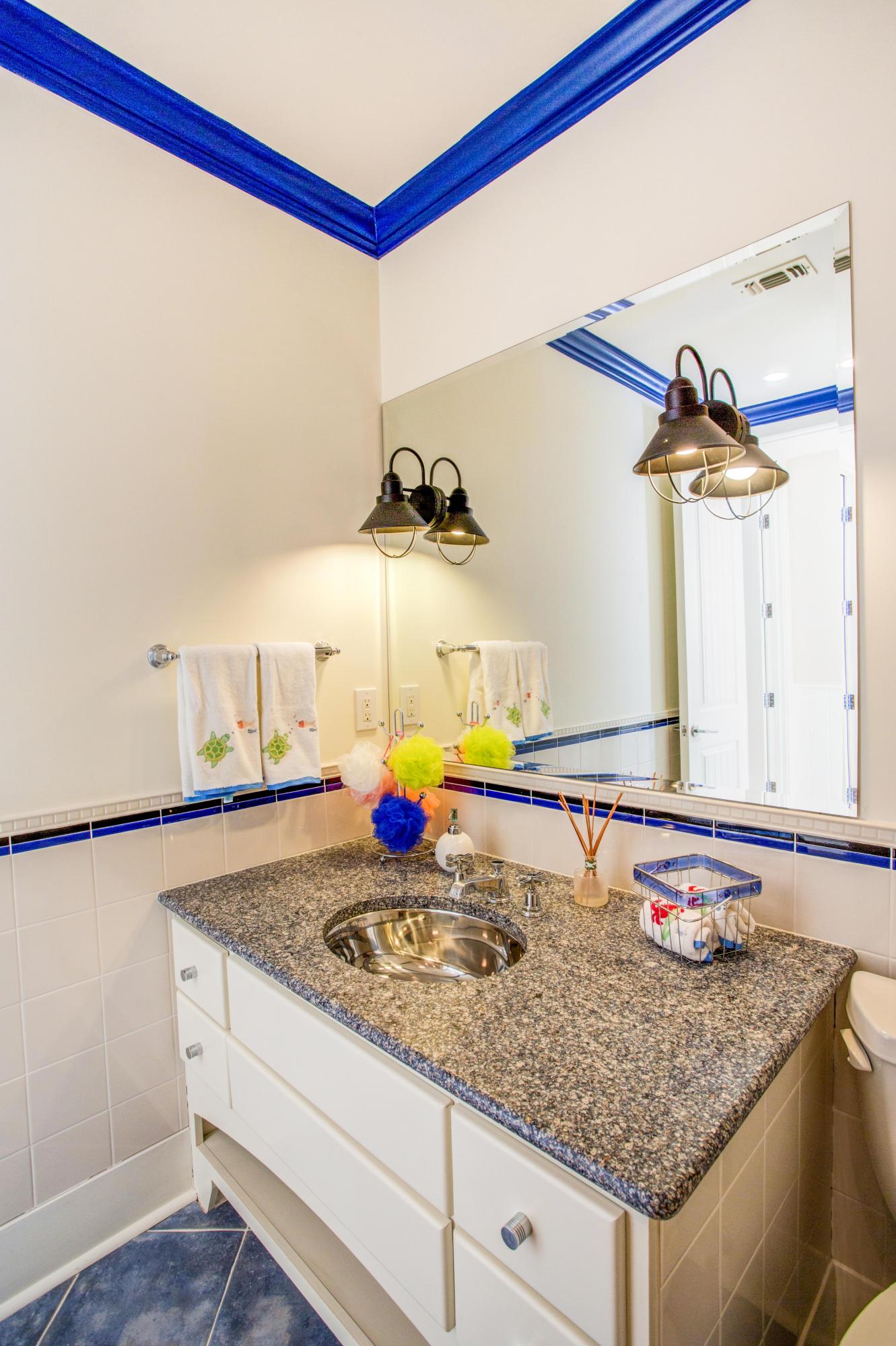 CRESCENT CAYE - Residential