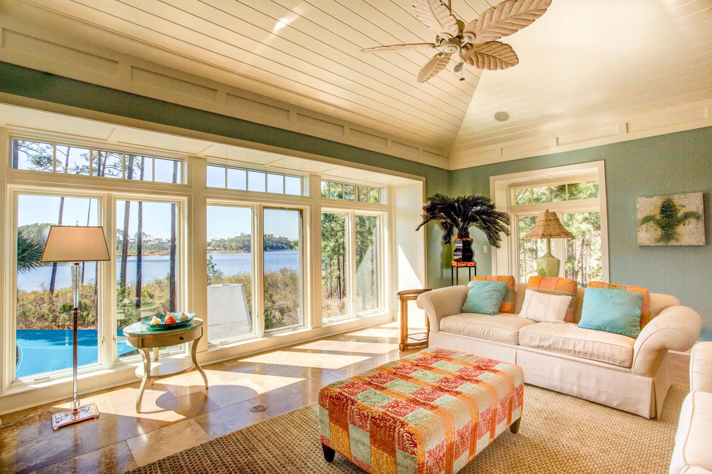 CRESCENT CAYE - Residential