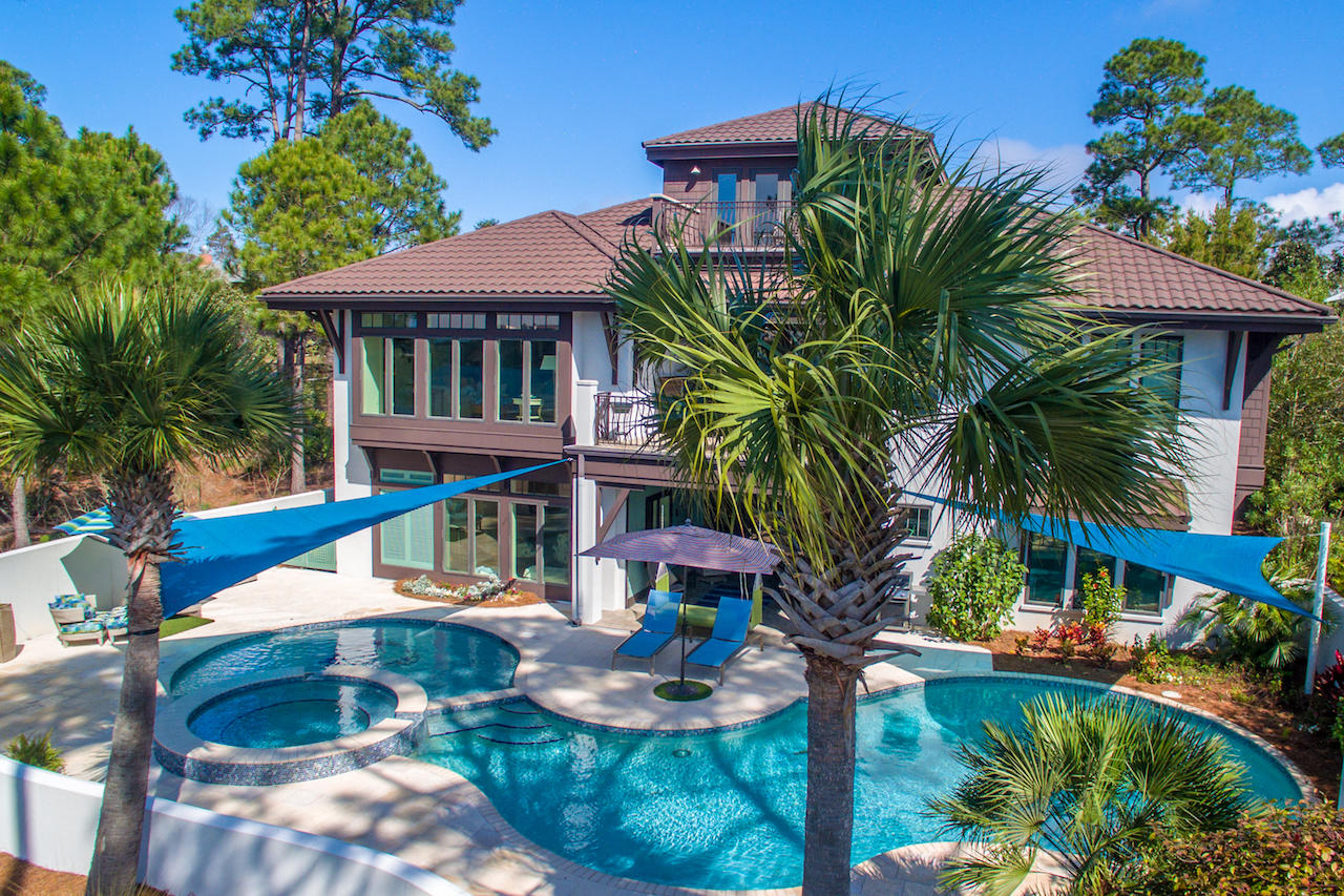 CRESCENT CAYE - Residential