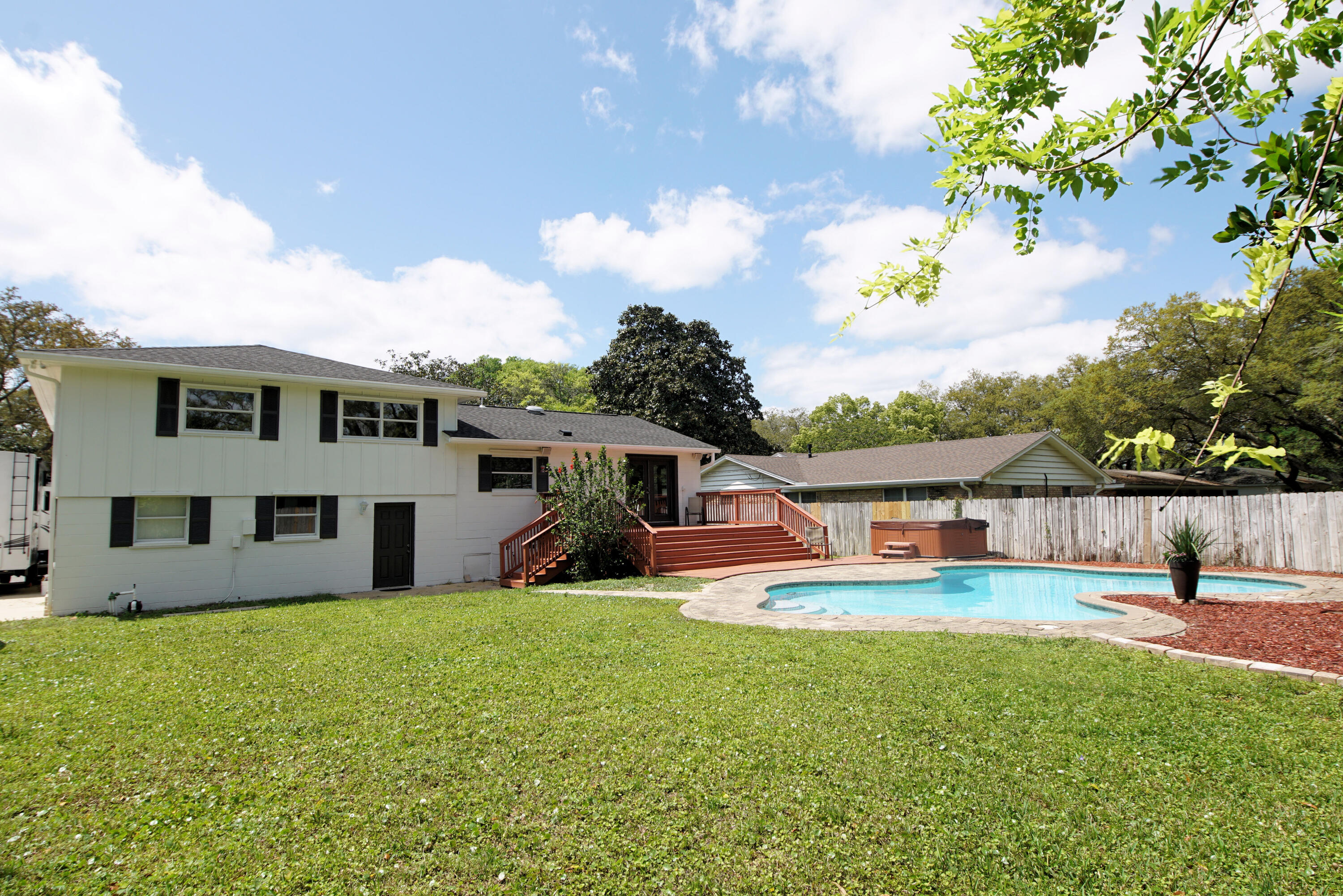 VILLA RUSS PARK - Residential