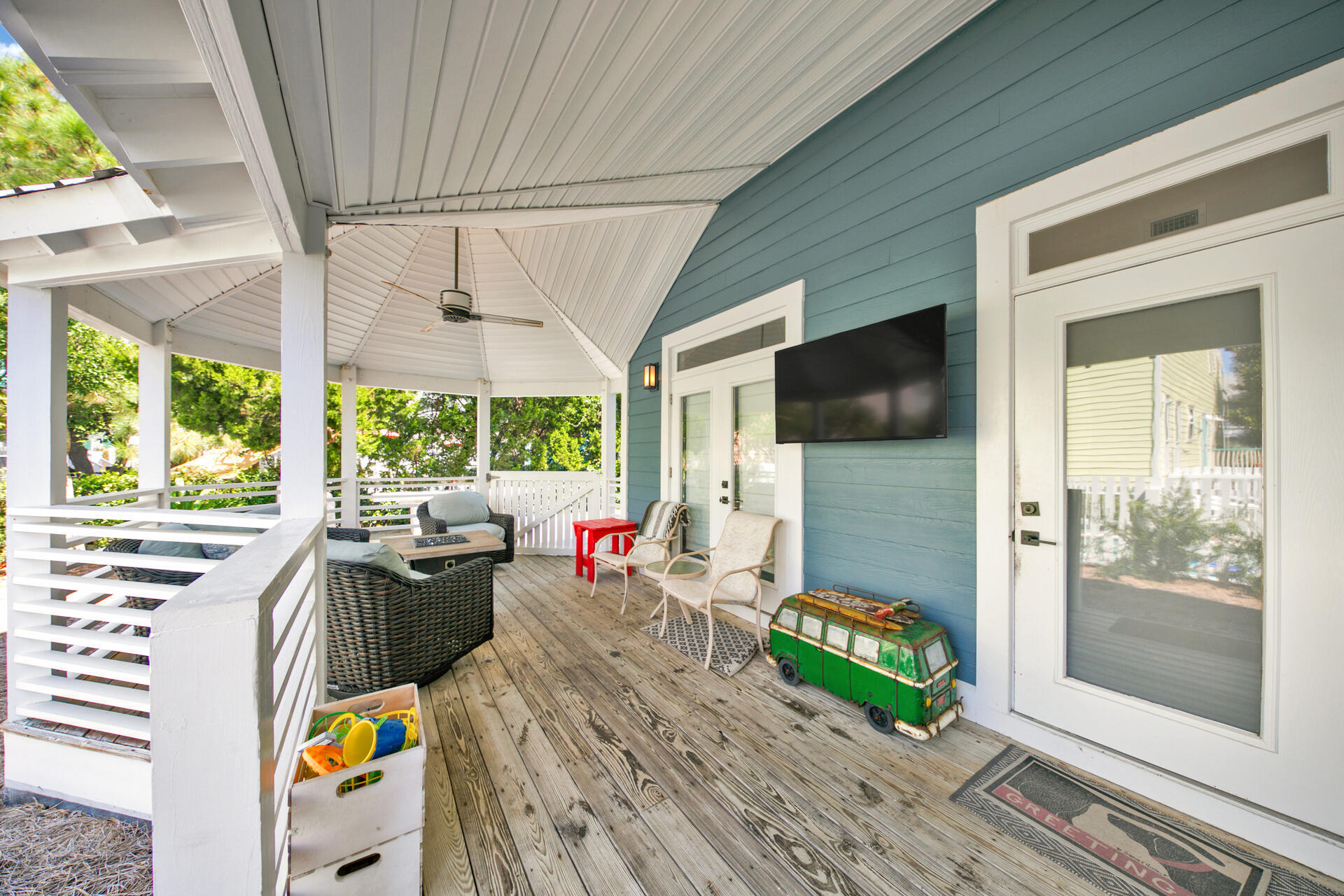 SUNRISE BEACH - Residential