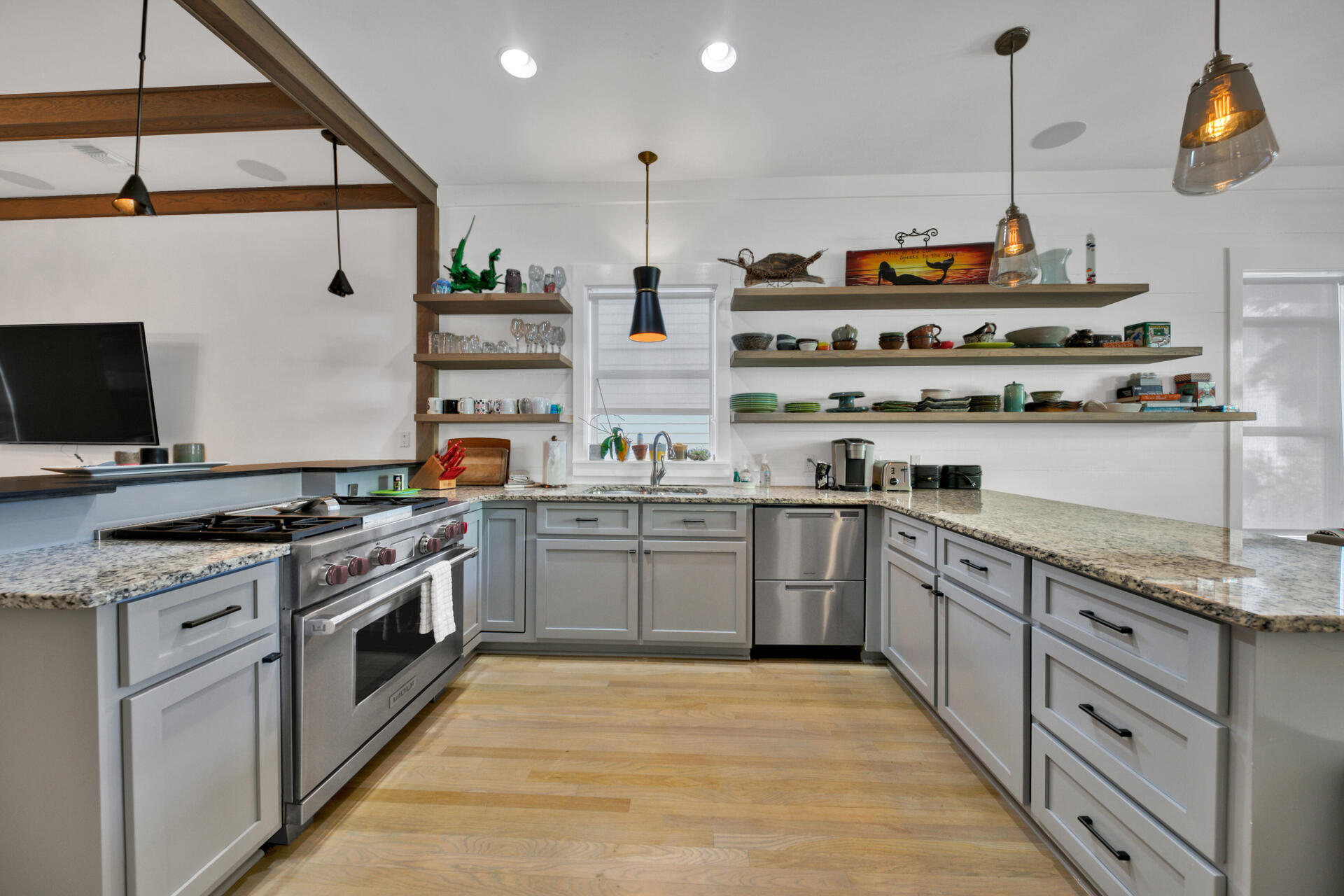 SUNRISE BEACH - Residential