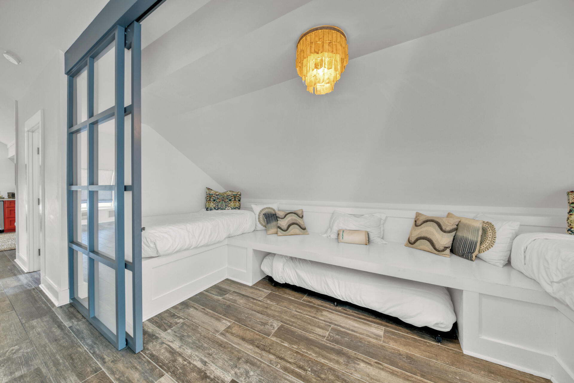 SUNRISE BEACH - Residential