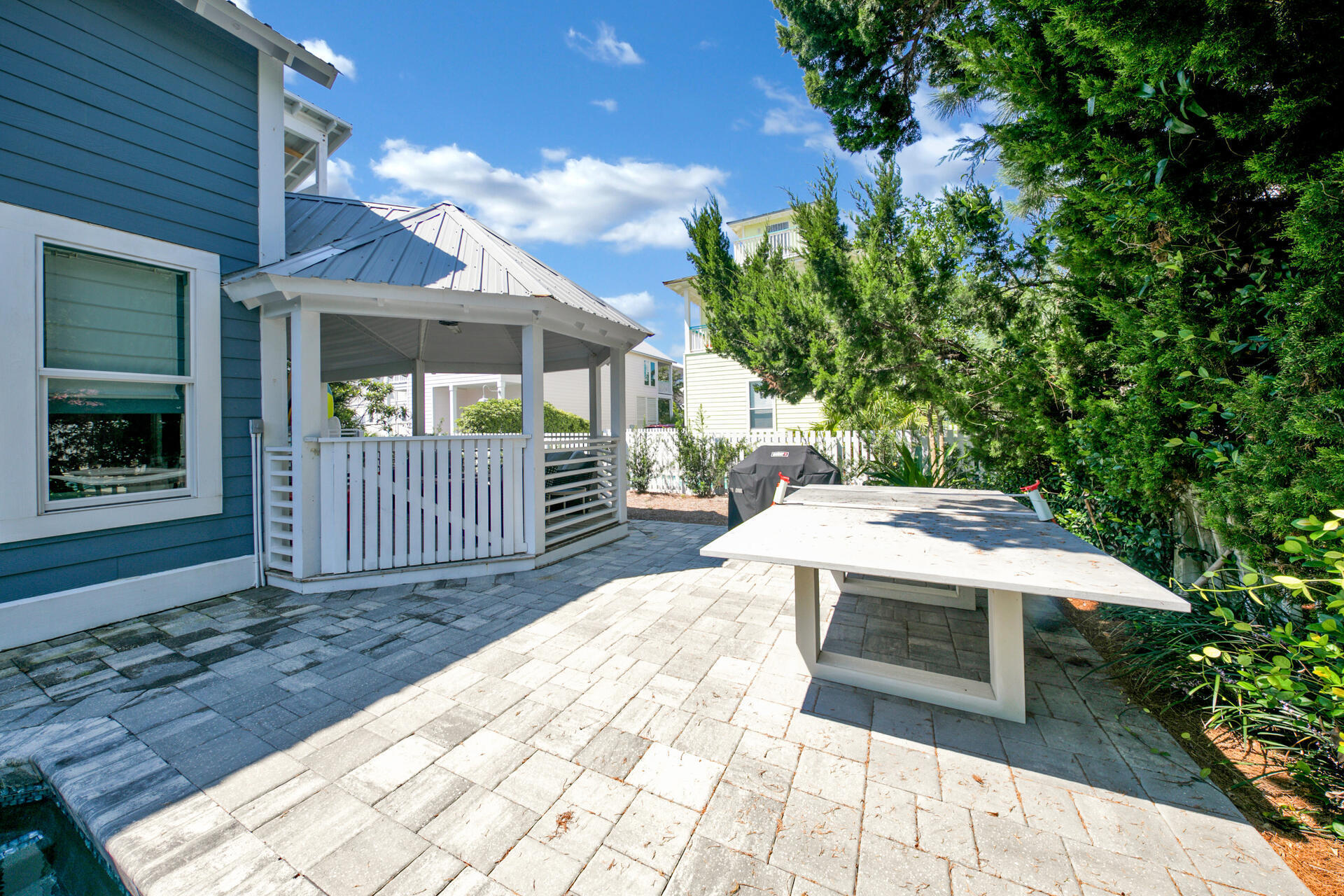 SUNRISE BEACH - Residential