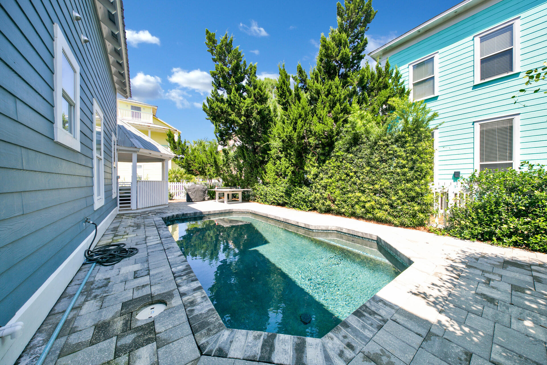 SUNRISE BEACH - Residential