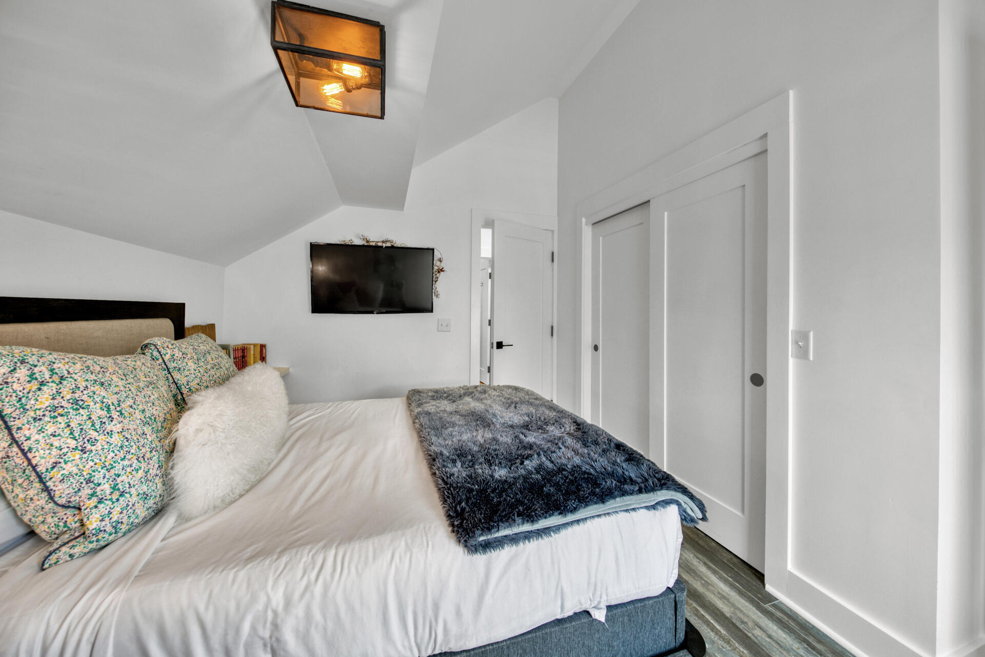 SUNRISE BEACH - Residential