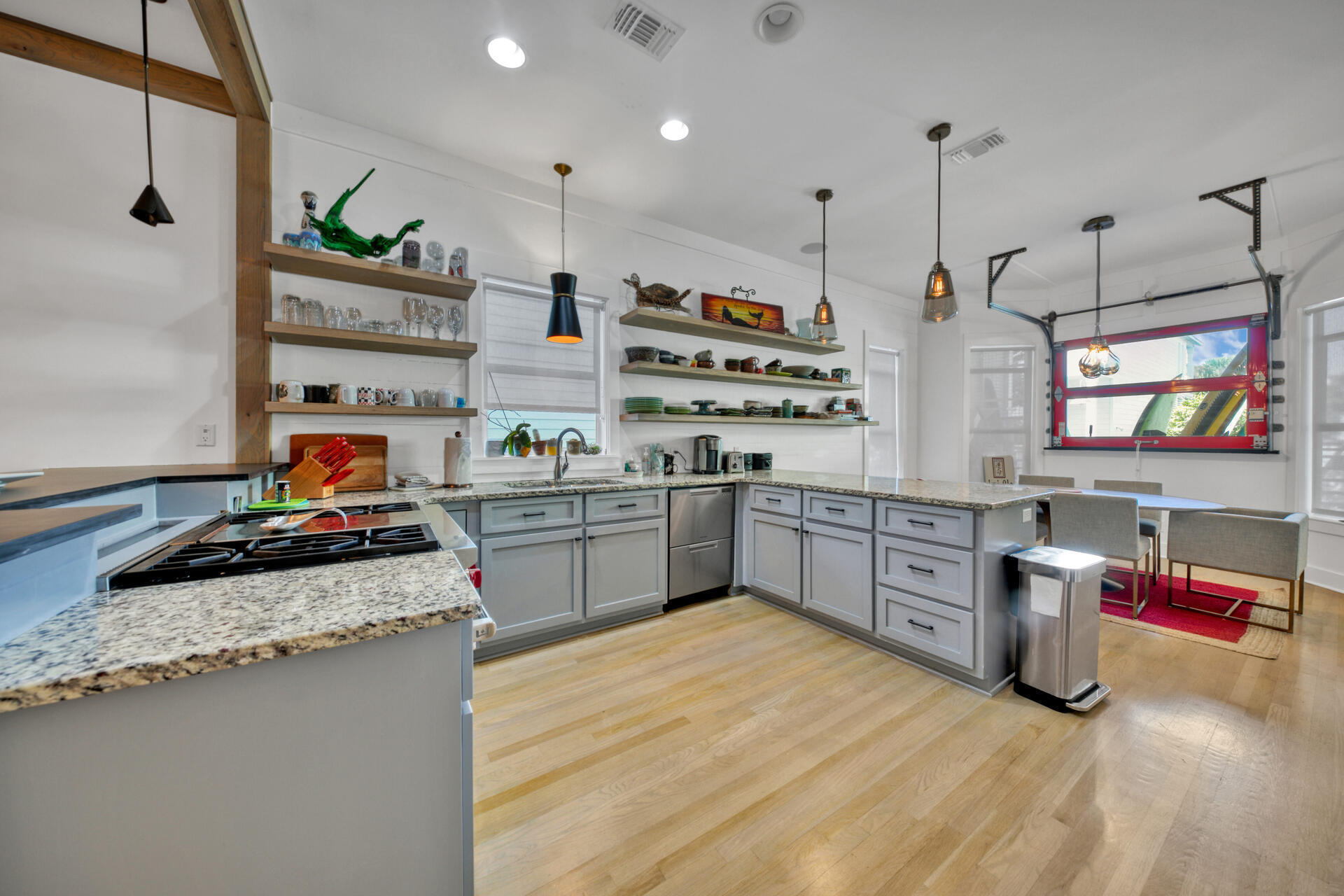 SUNRISE BEACH - Residential