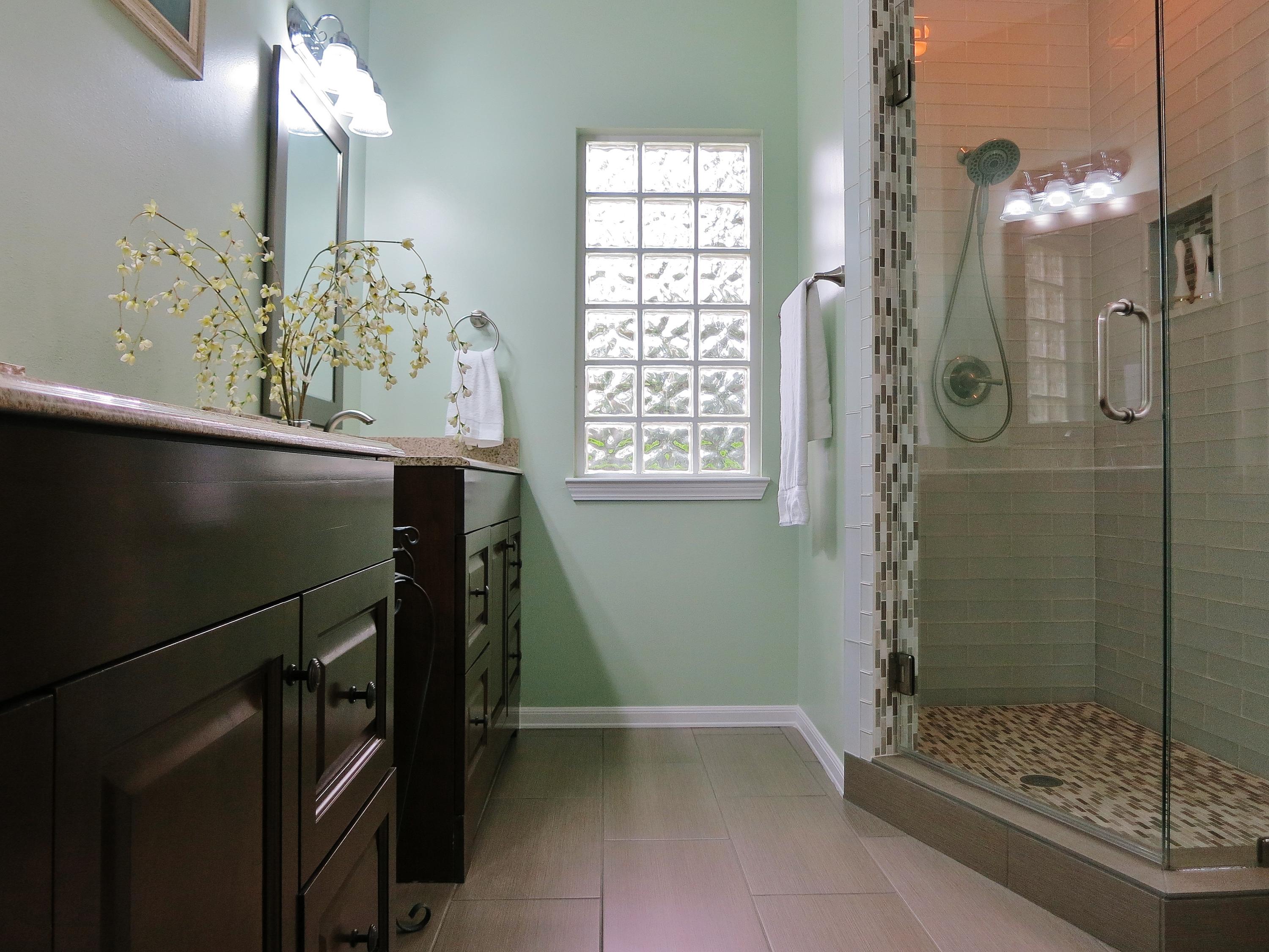 HIDDEN LAKES - Residential