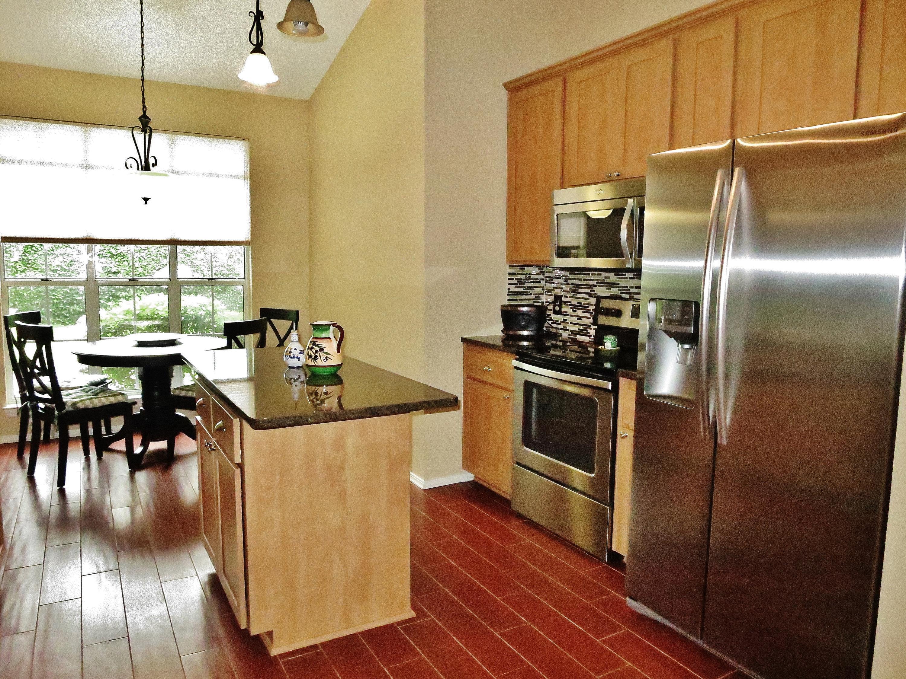 HIDDEN LAKES - Residential