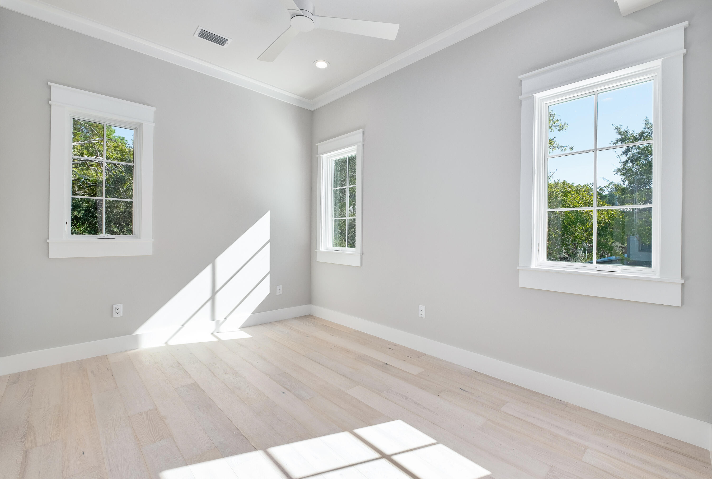 FOREST LAKES - Residential