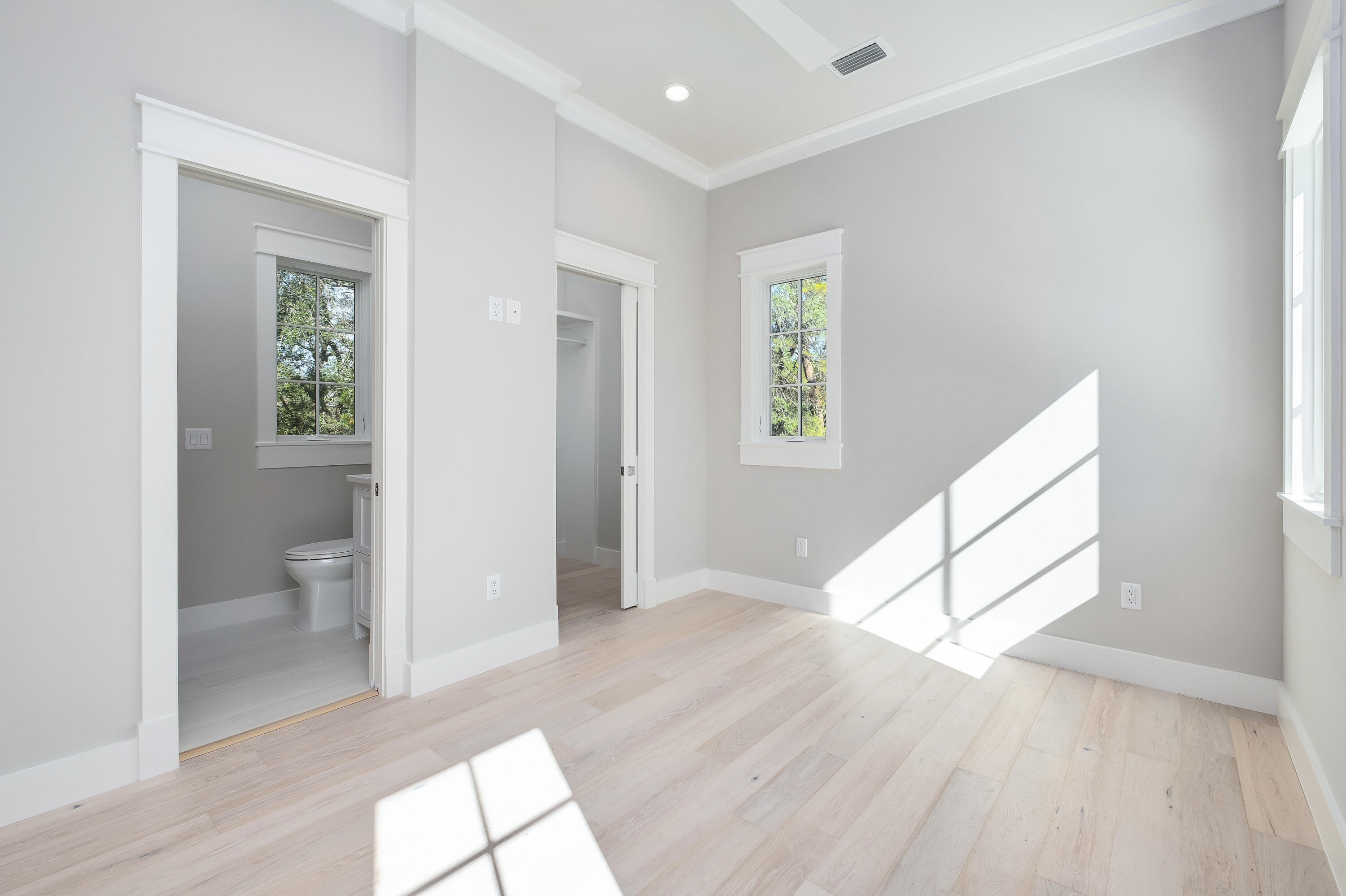 FOREST LAKES - Residential