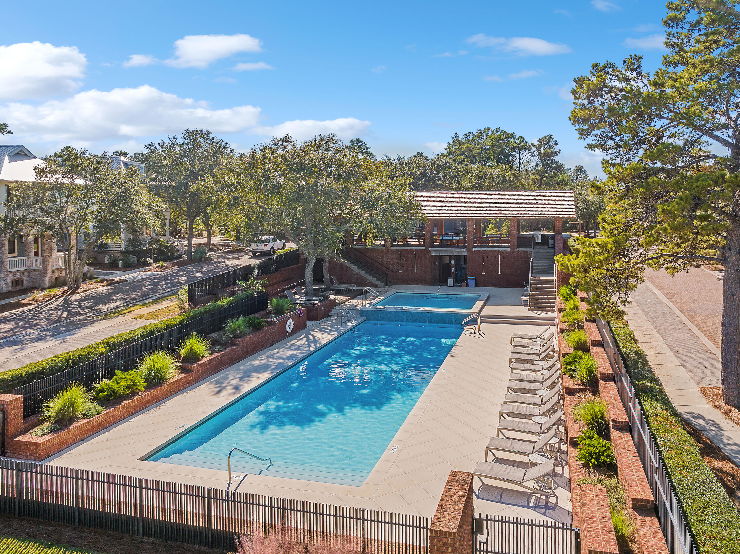 FOREST LAKES - Residential