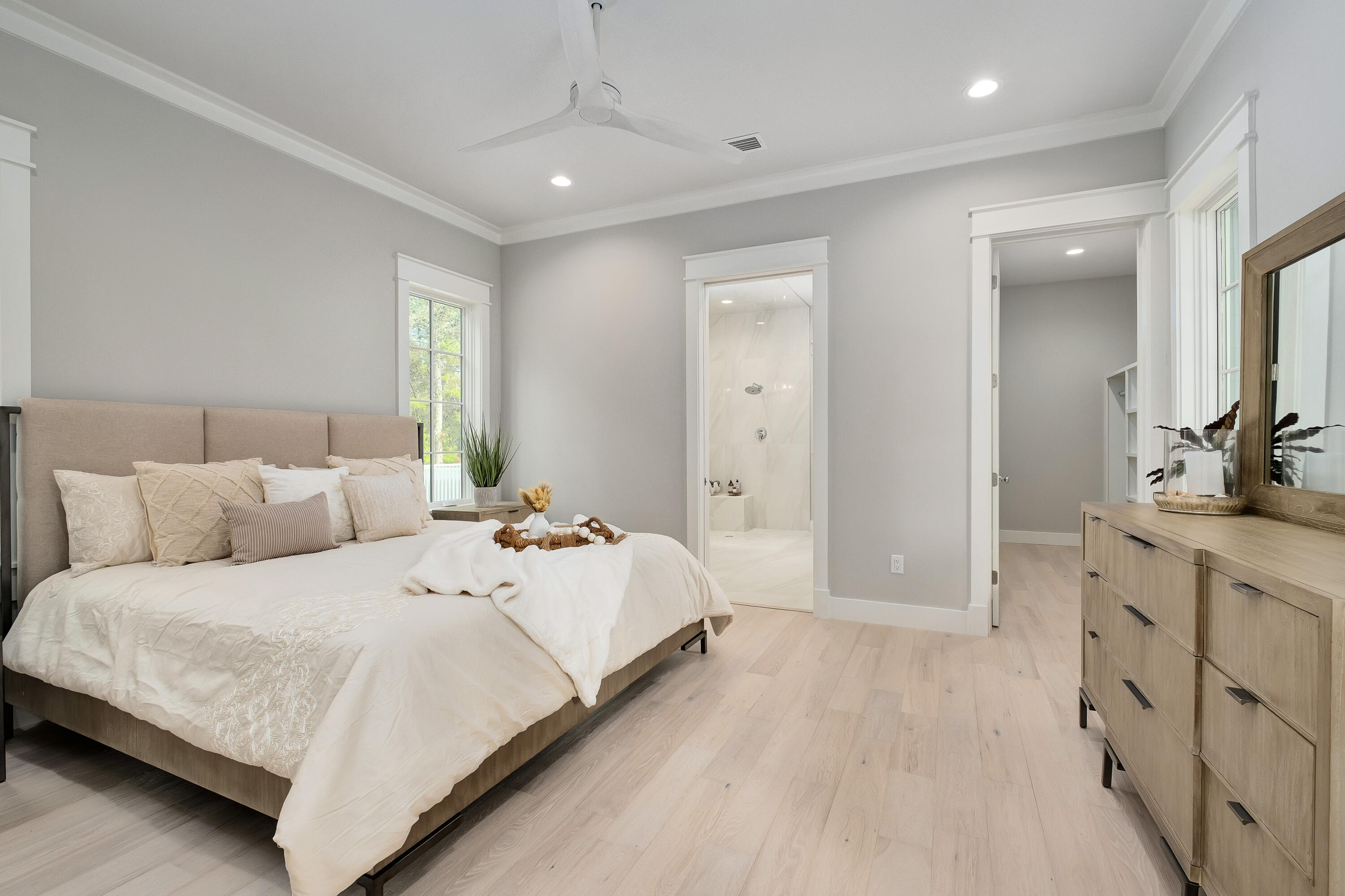 FOREST LAKES - Residential