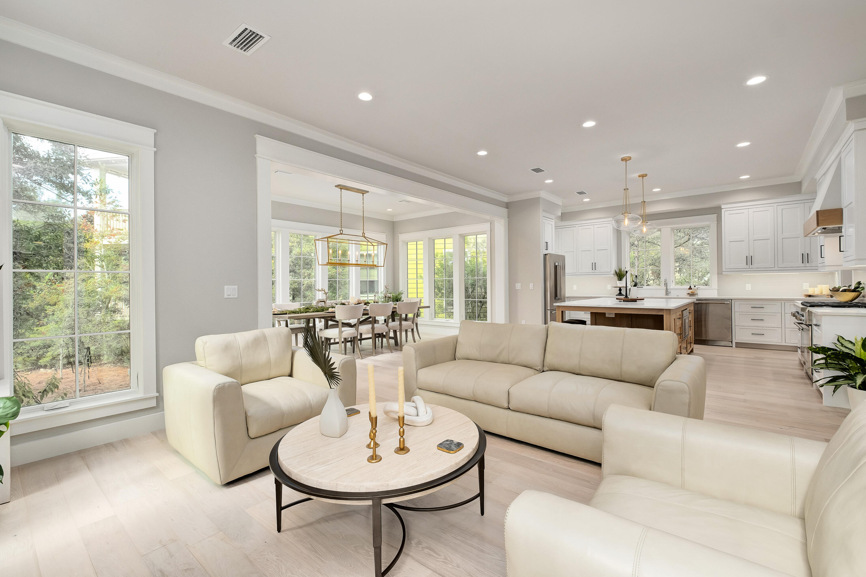 FOREST LAKES - Residential