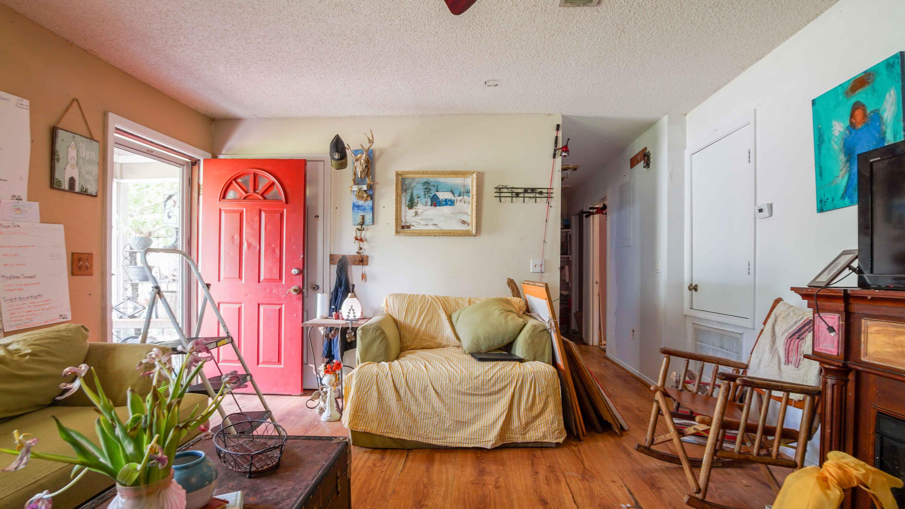 NO RECORDED SUBDIVISION - Residential