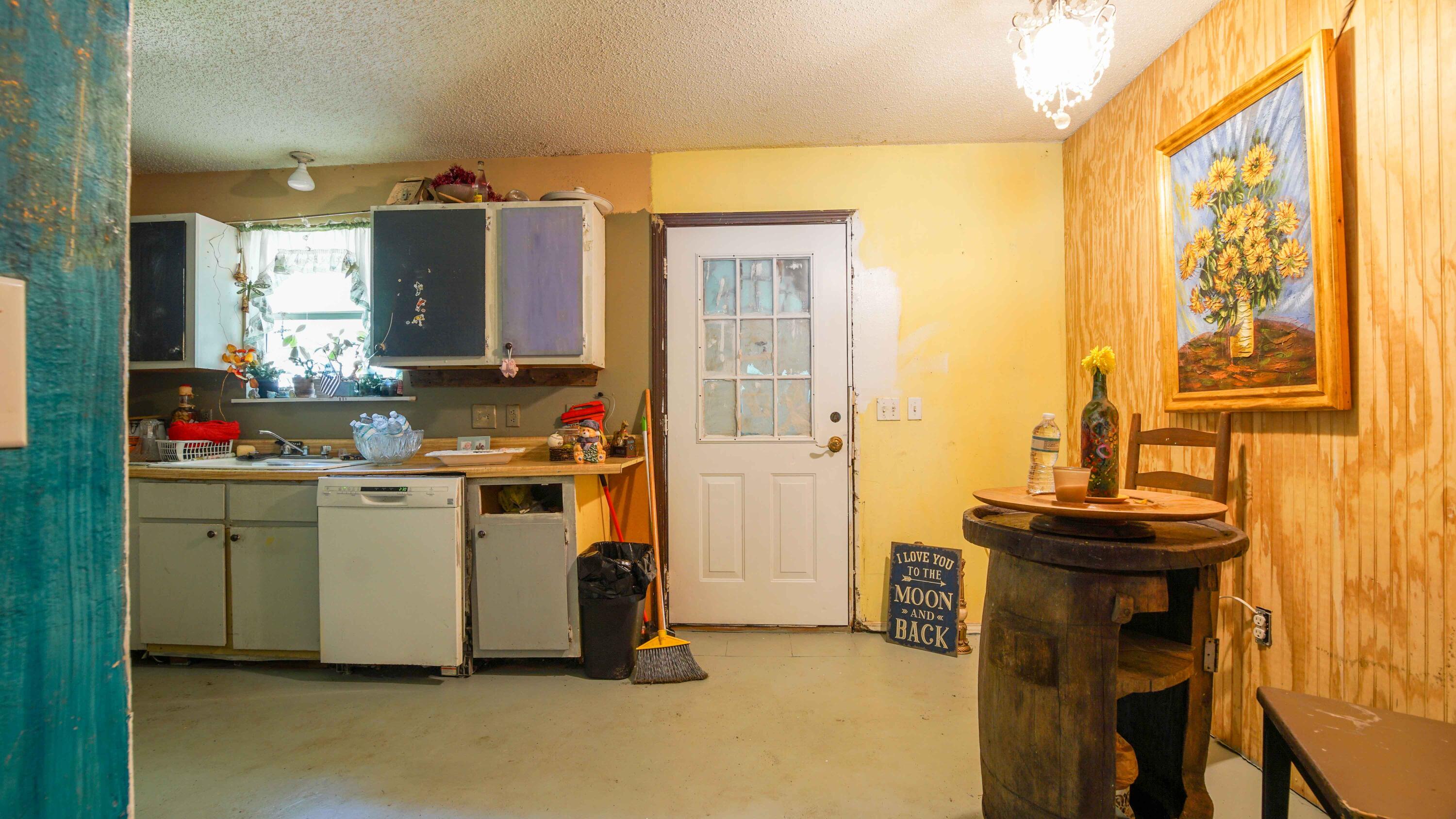 NO RECORDED SUBDIVISION - Residential