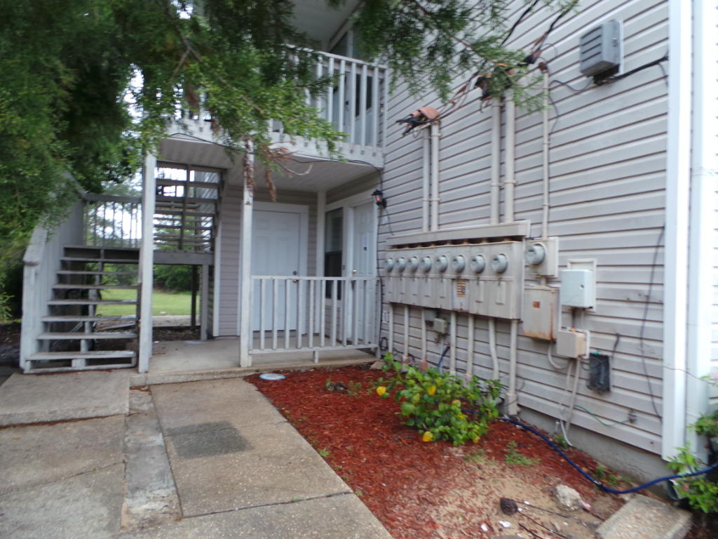 COUNTRY CLUB VILLAS - Residential