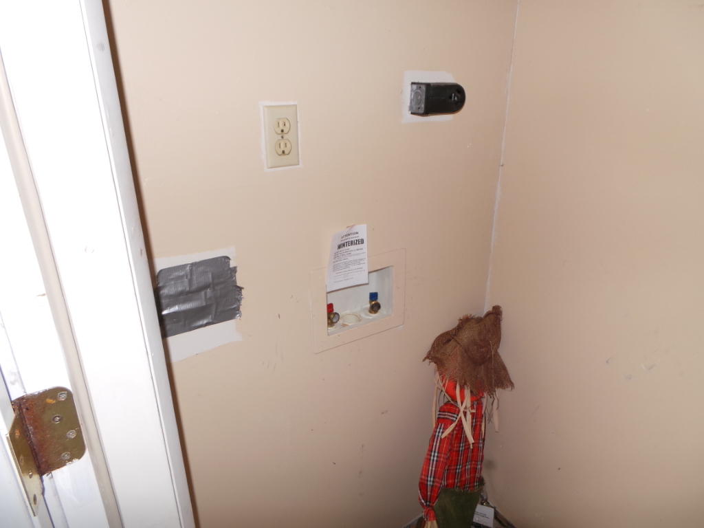 COUNTRY CLUB VILLAS - Residential