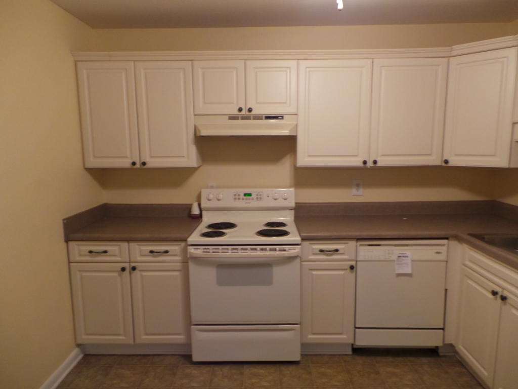 COUNTRY CLUB VILLAS - Residential