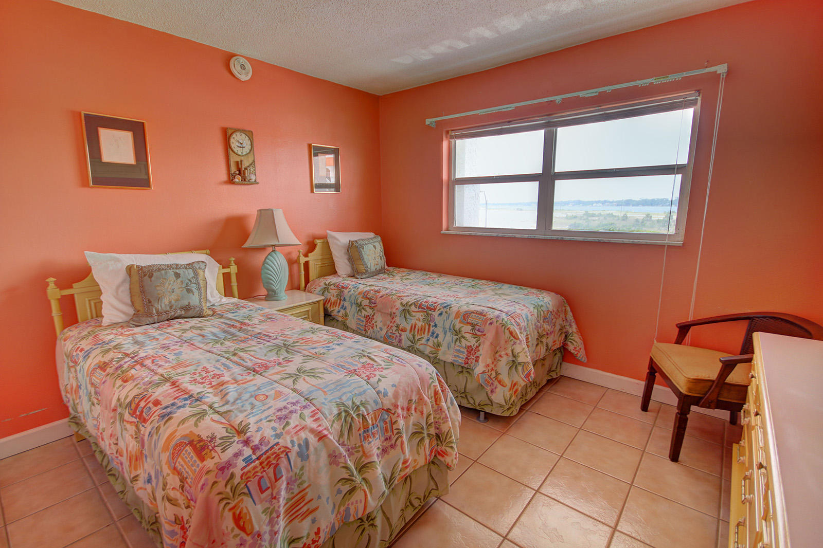 EL MATADOR CONDO - Residential