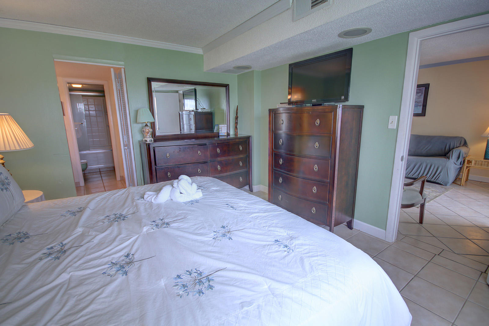 EL MATADOR CONDO - Residential