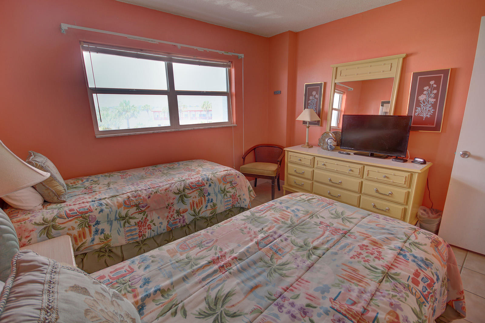 EL MATADOR CONDO - Residential