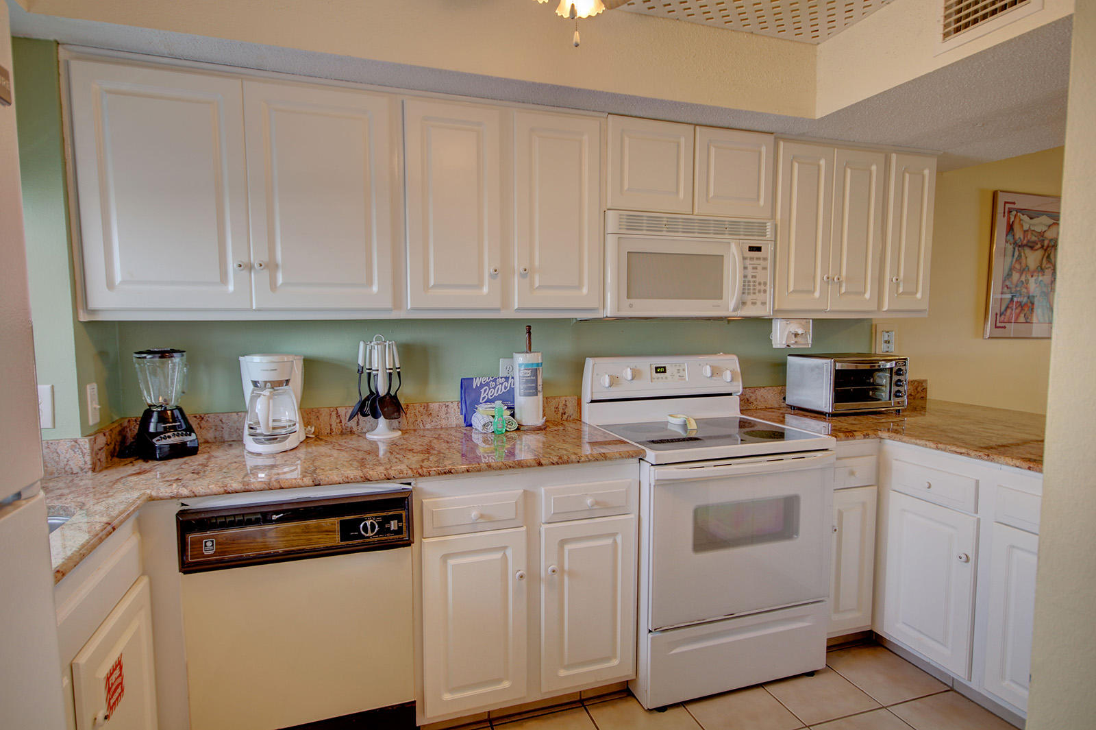 EL MATADOR CONDO - Residential