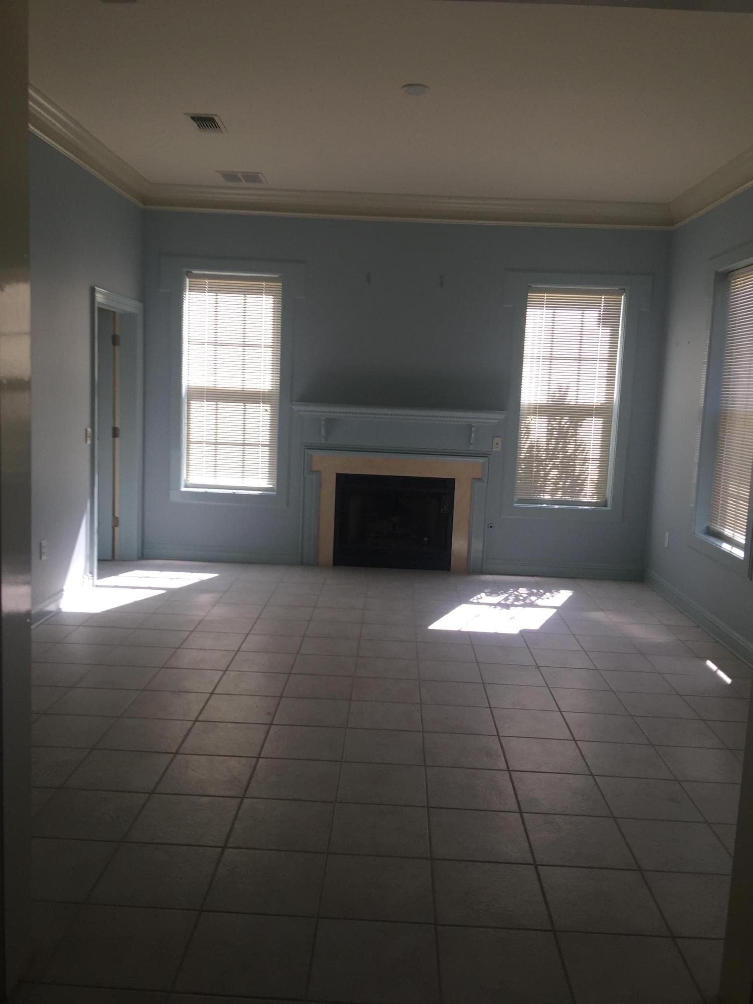 BAYTOWNE AVE EAST - Residential