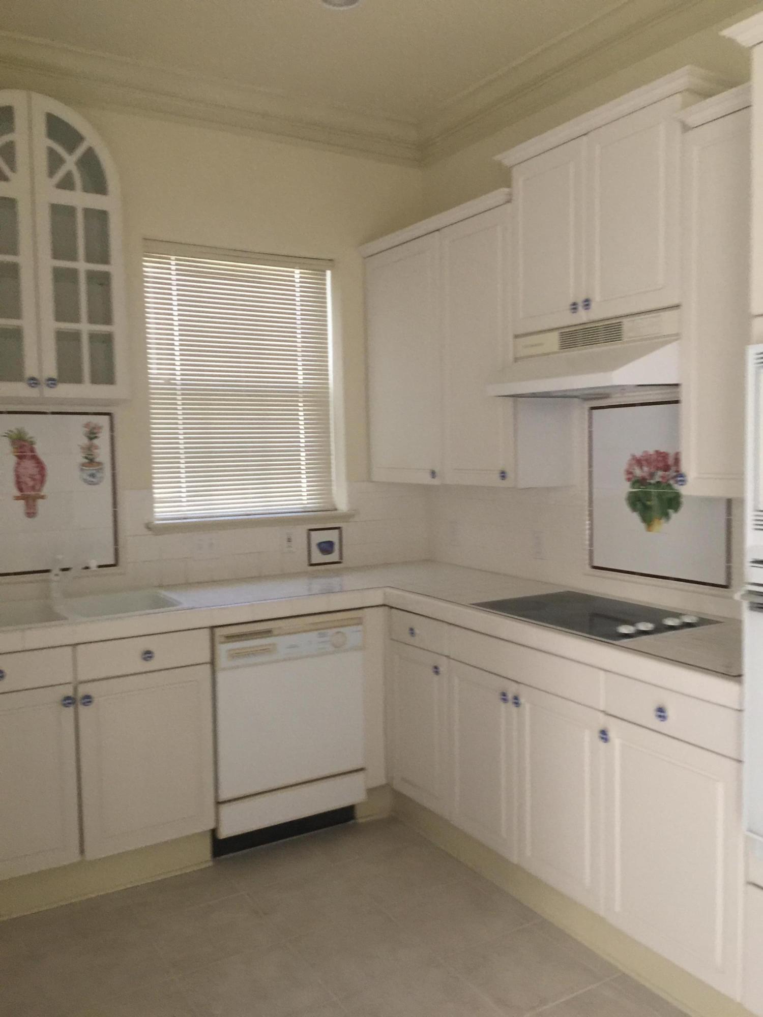 BAYTOWNE AVE EAST - Residential