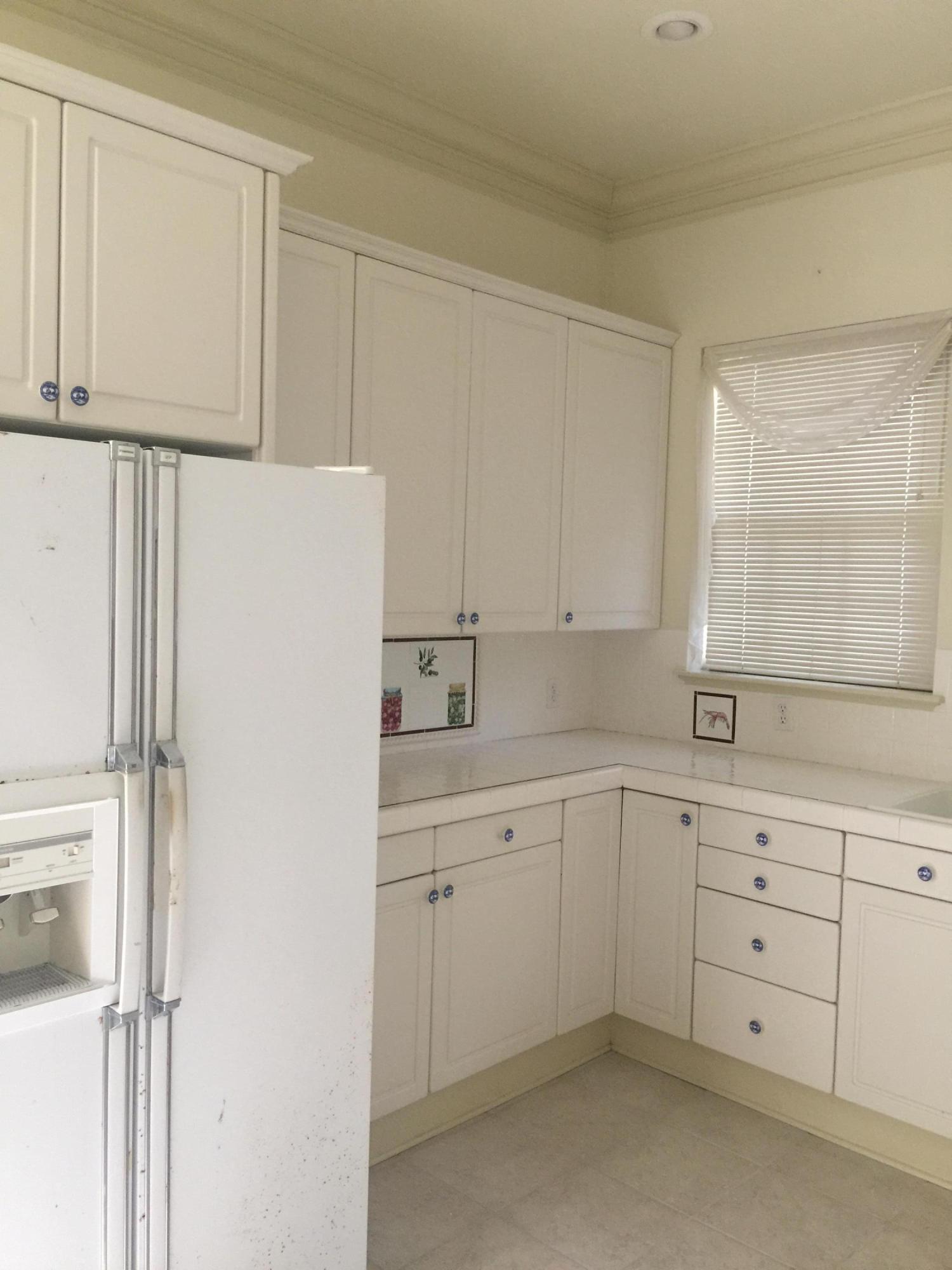 BAYTOWNE AVE EAST - Residential