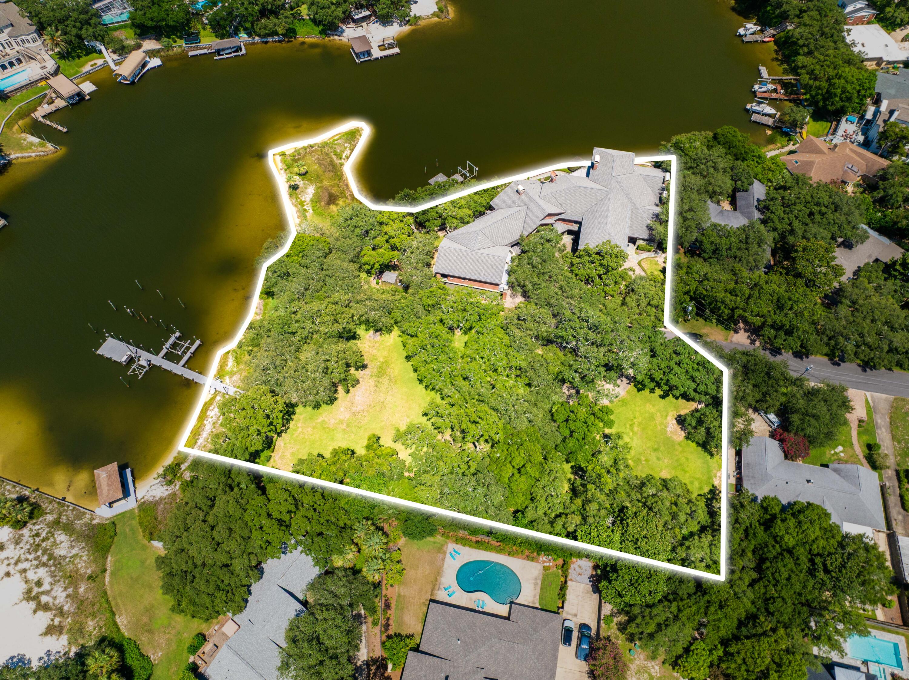 CARLANN SHORES - Residential