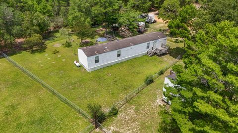 A home in DeFuniak Springs