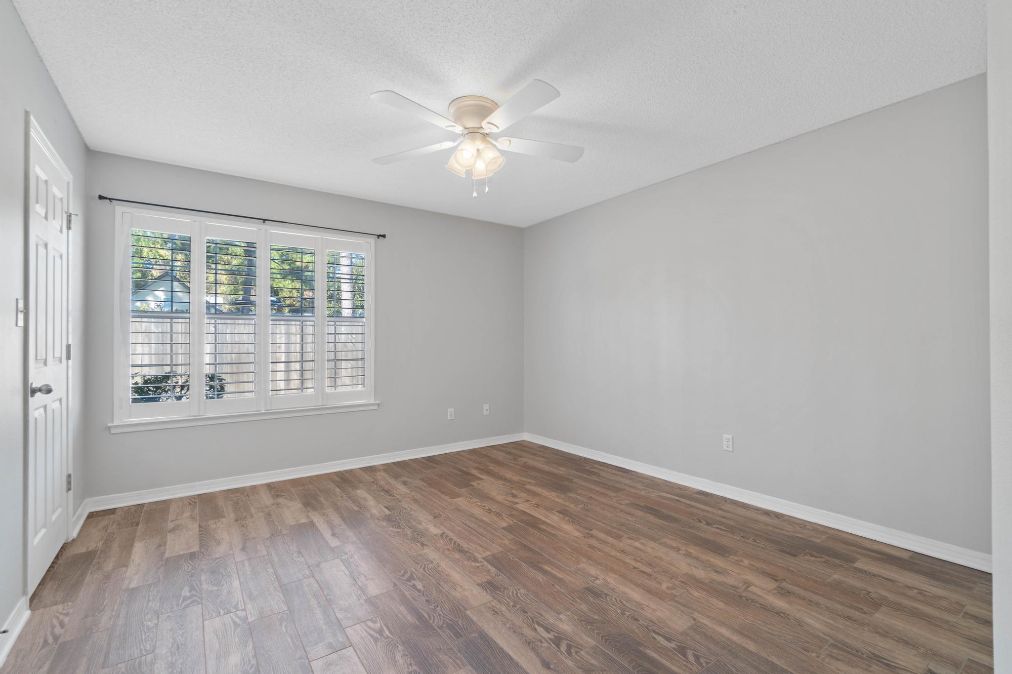 HOLIDAY SHORES EST 4TH ADDN - Residential