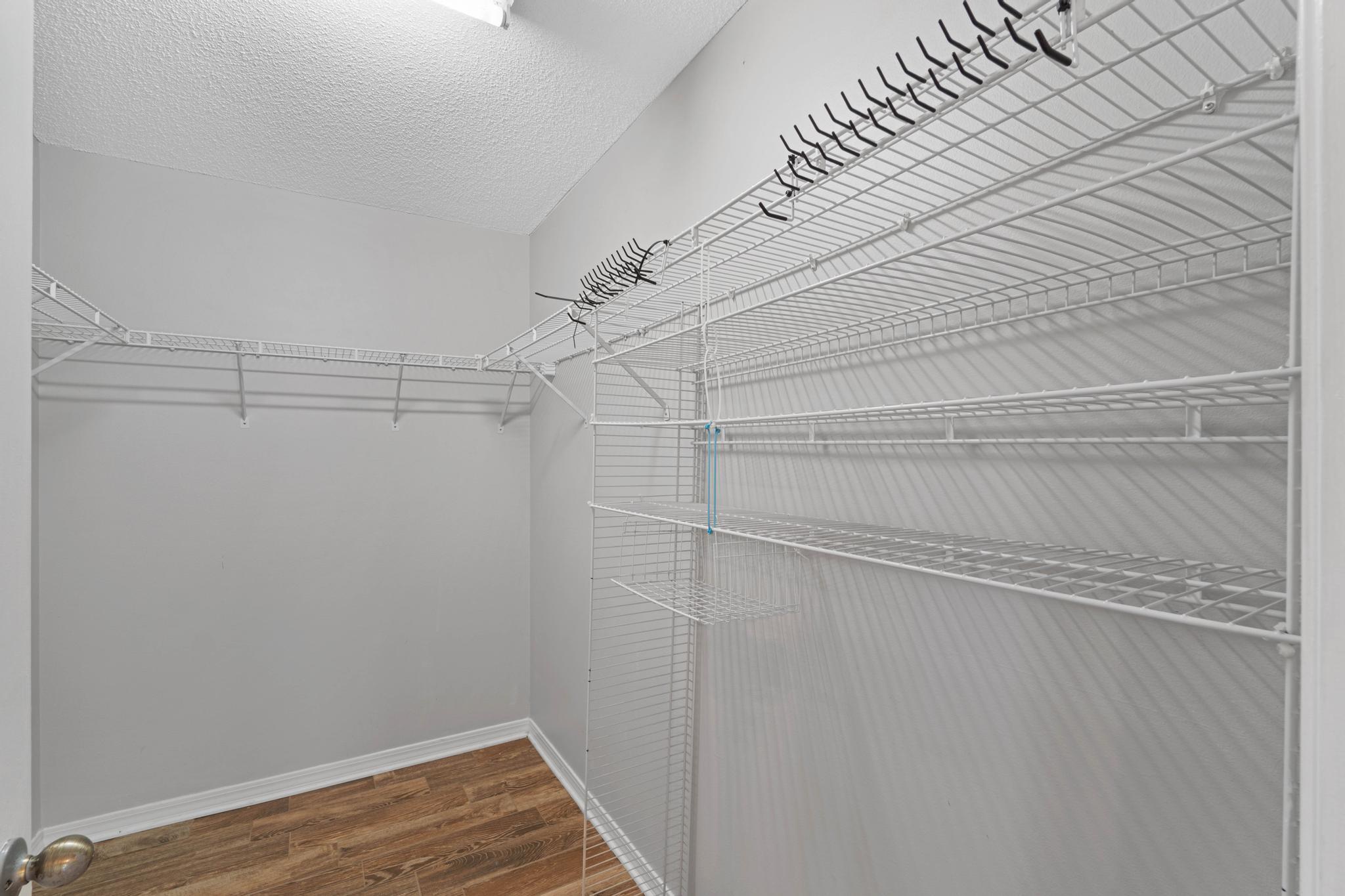 HOLIDAY SHORES EST 4TH ADDN - Residential