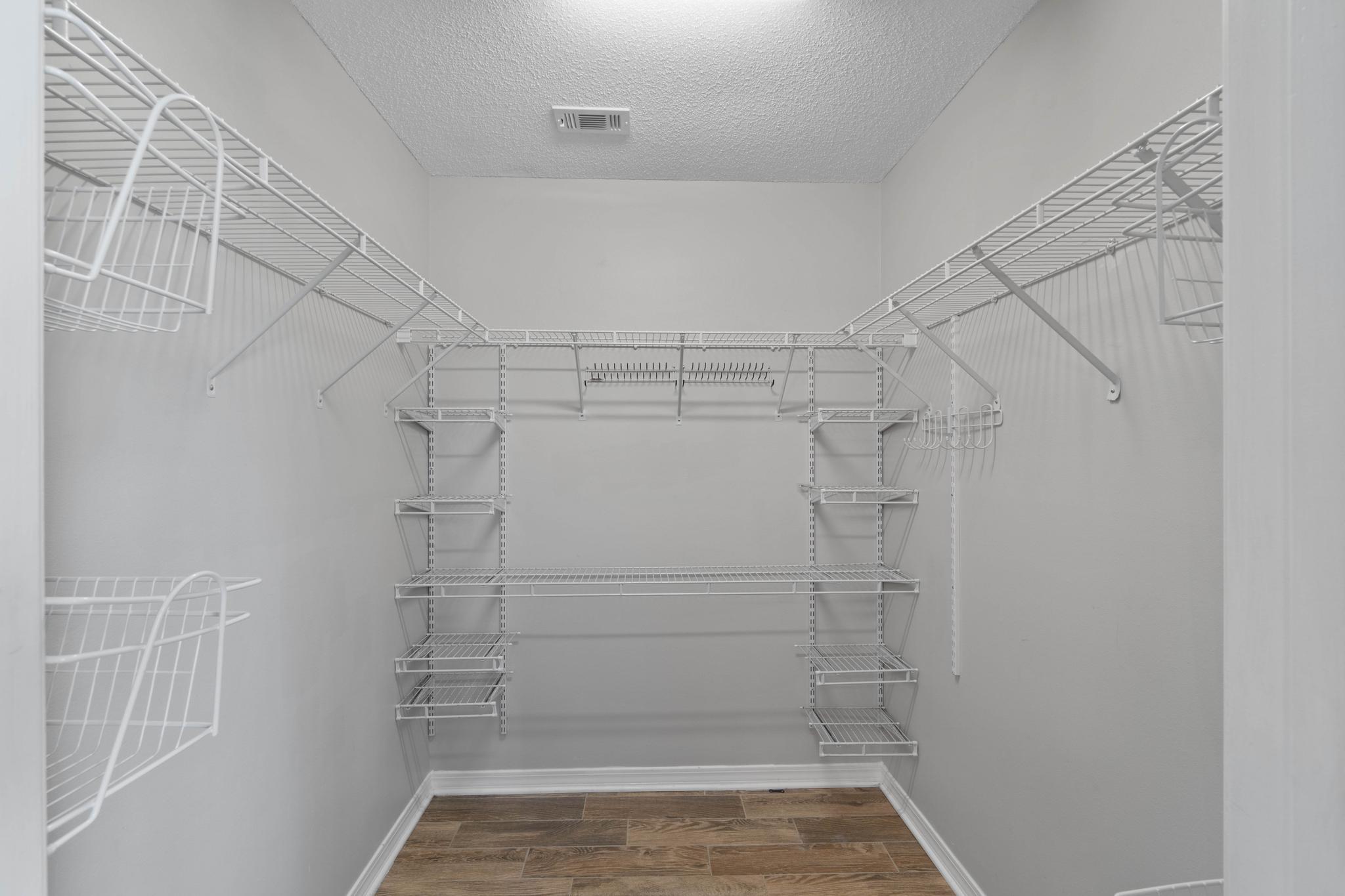 HOLIDAY SHORES EST 4TH ADDN - Residential