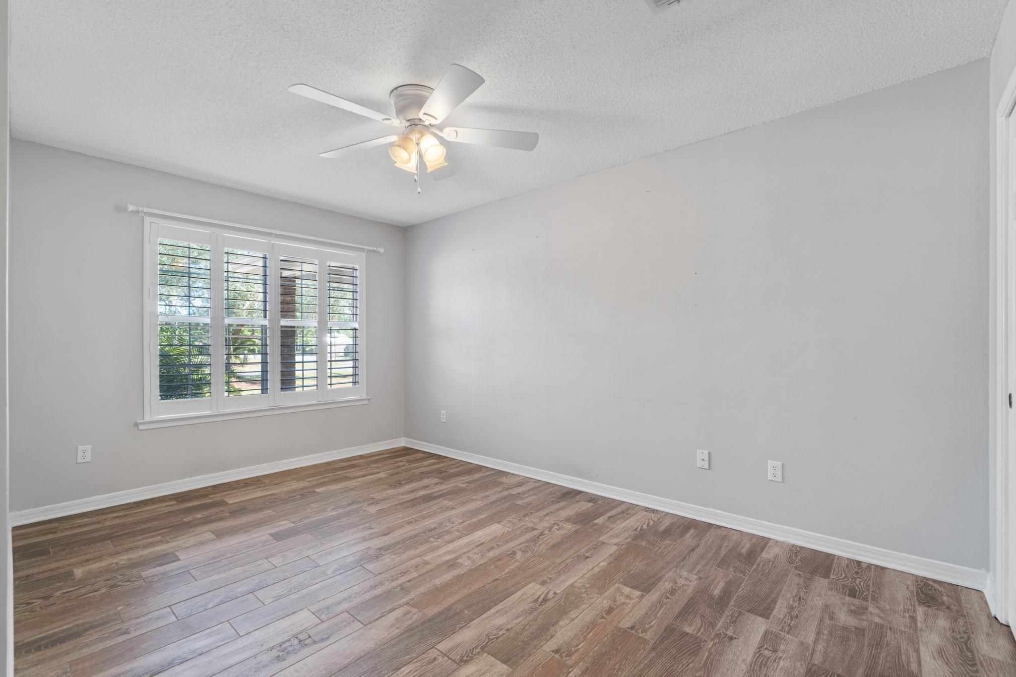 HOLIDAY SHORES EST 4TH ADDN - Residential