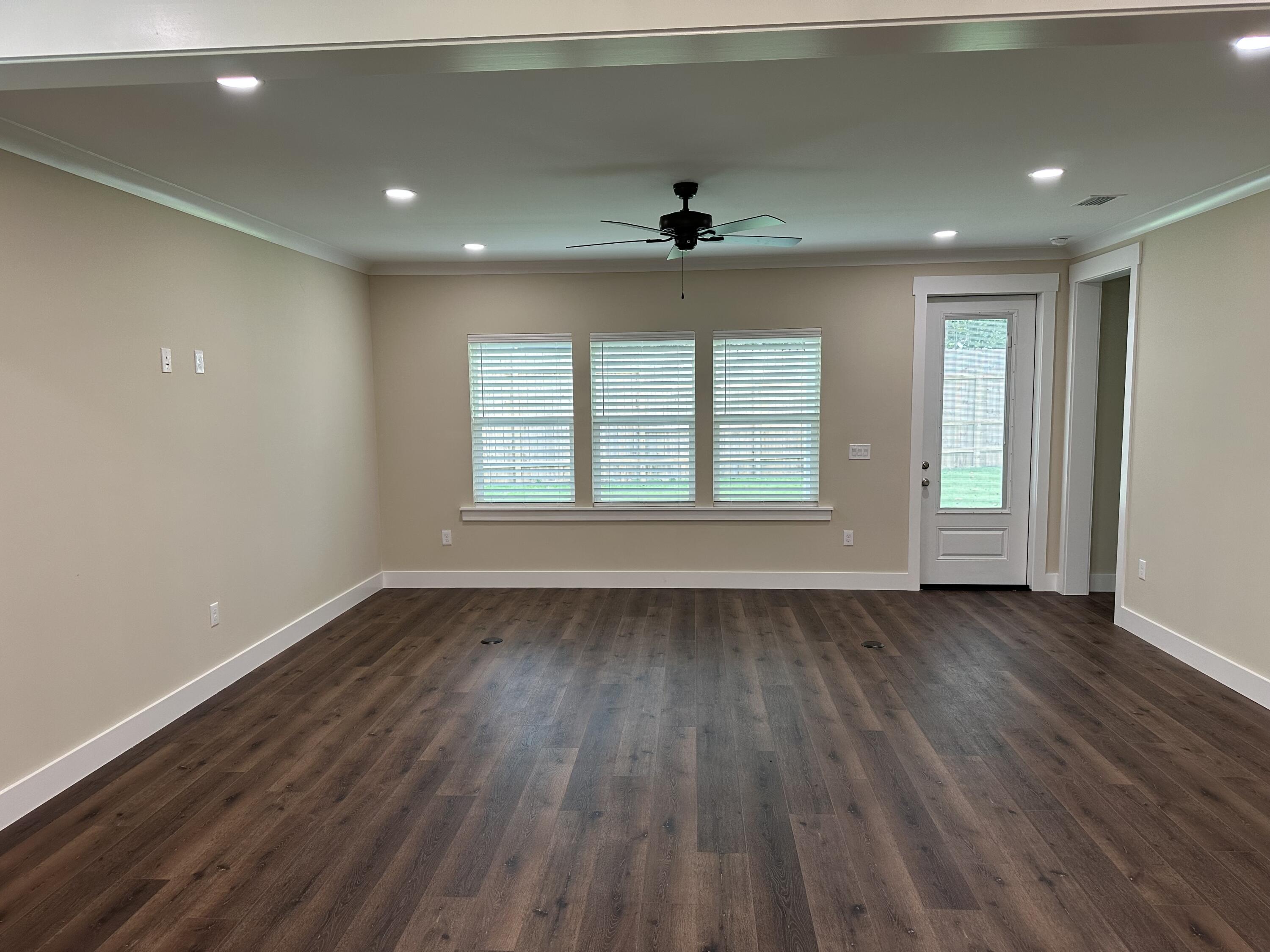 KELLYS 3RD ADDN TO DESTIN - Residential Lease
