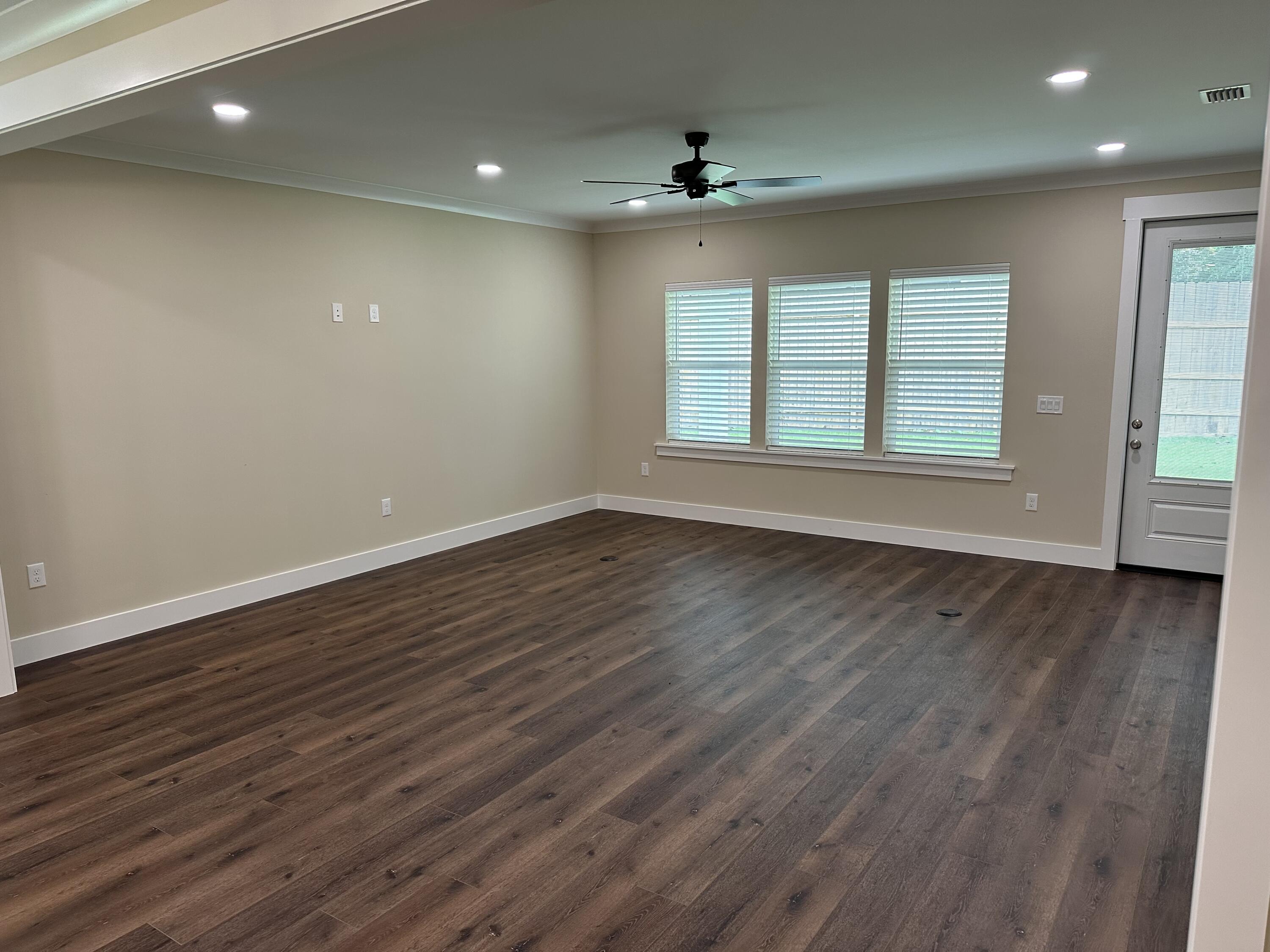 KELLYS 3RD ADDN TO DESTIN - Residential Lease