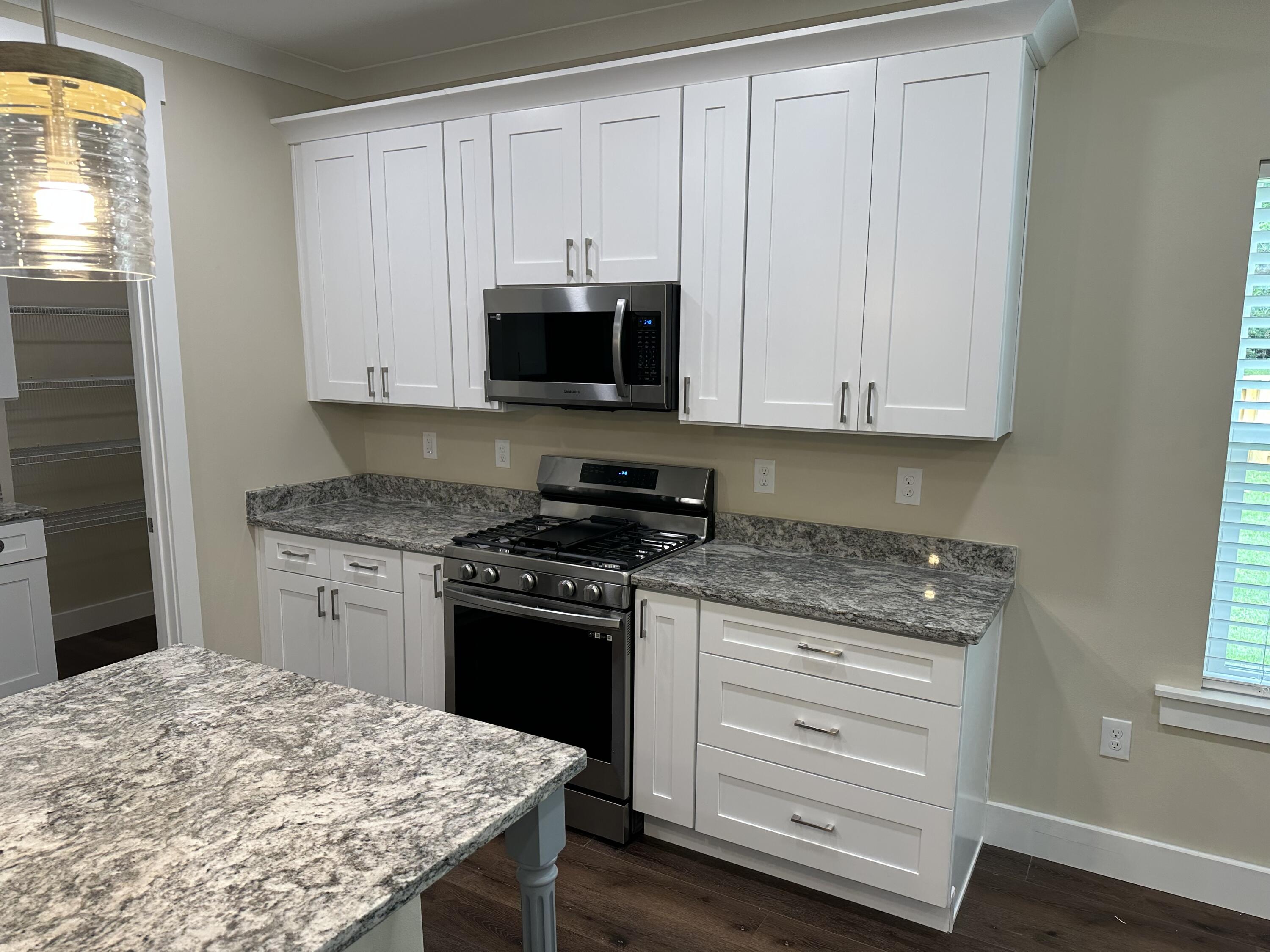KELLYS 3RD ADDN TO DESTIN - Residential Lease