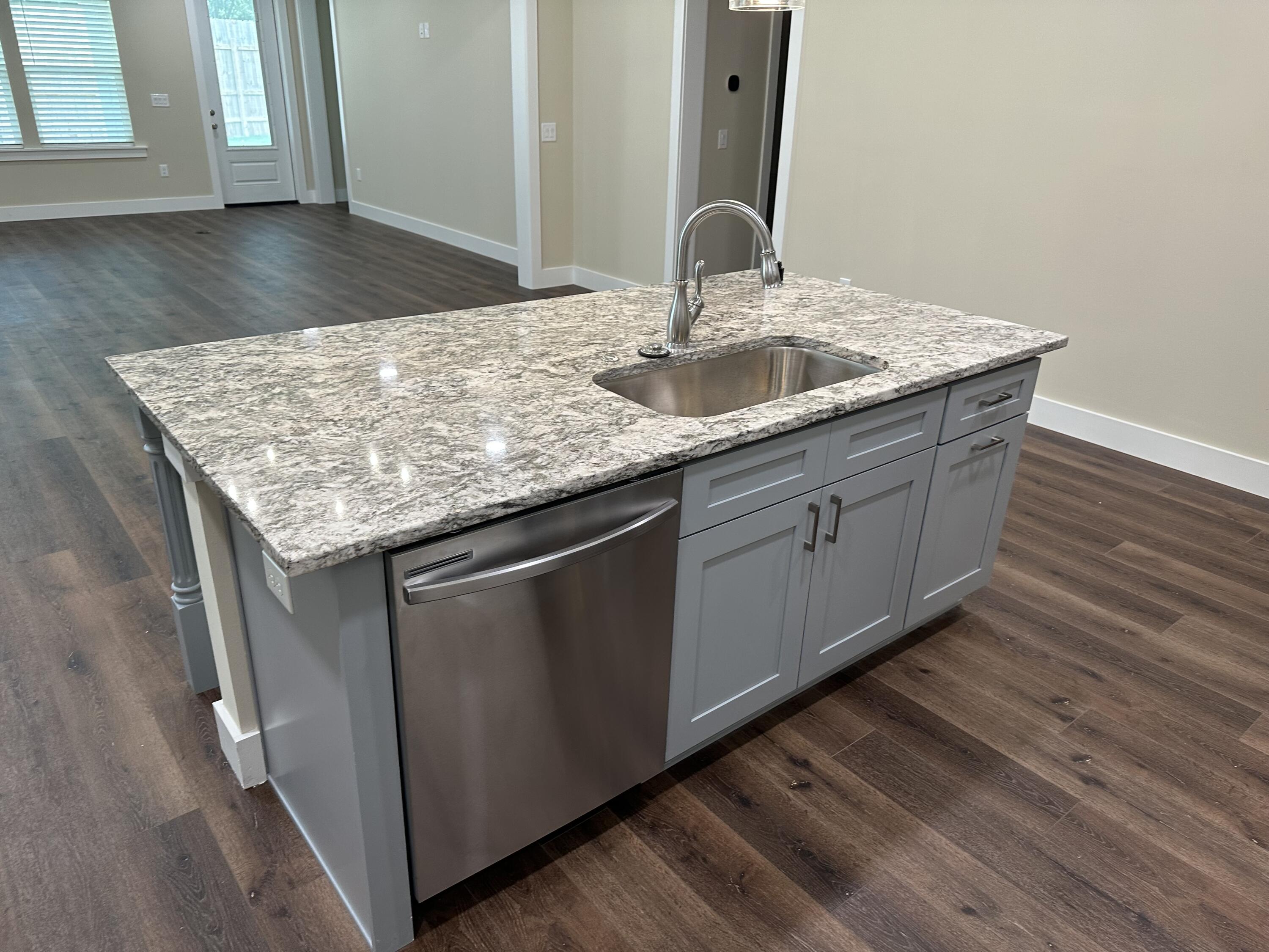 KELLYS 3RD ADDN TO DESTIN - Residential Lease