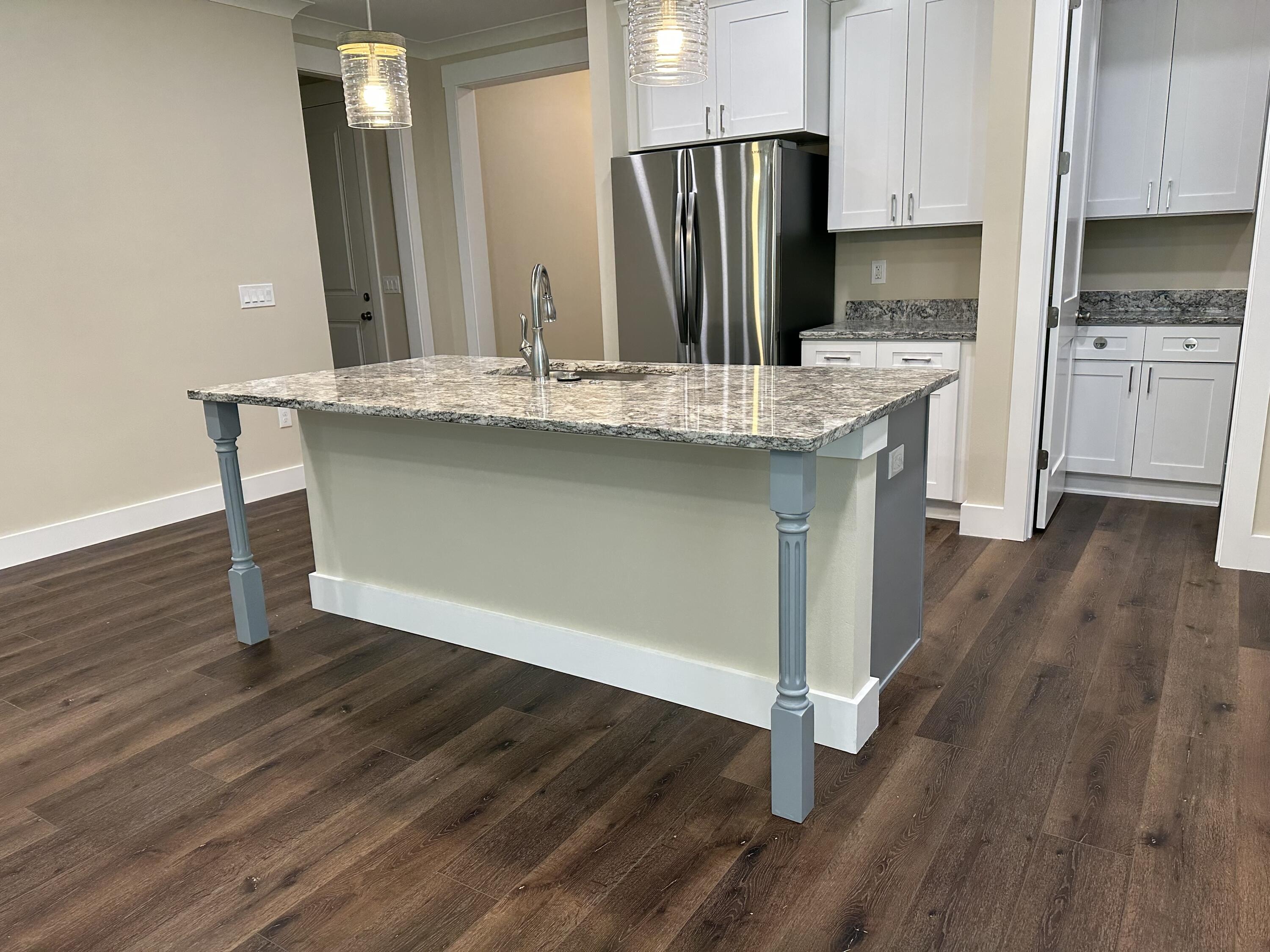 KELLYS 3RD ADDN TO DESTIN - Residential Lease