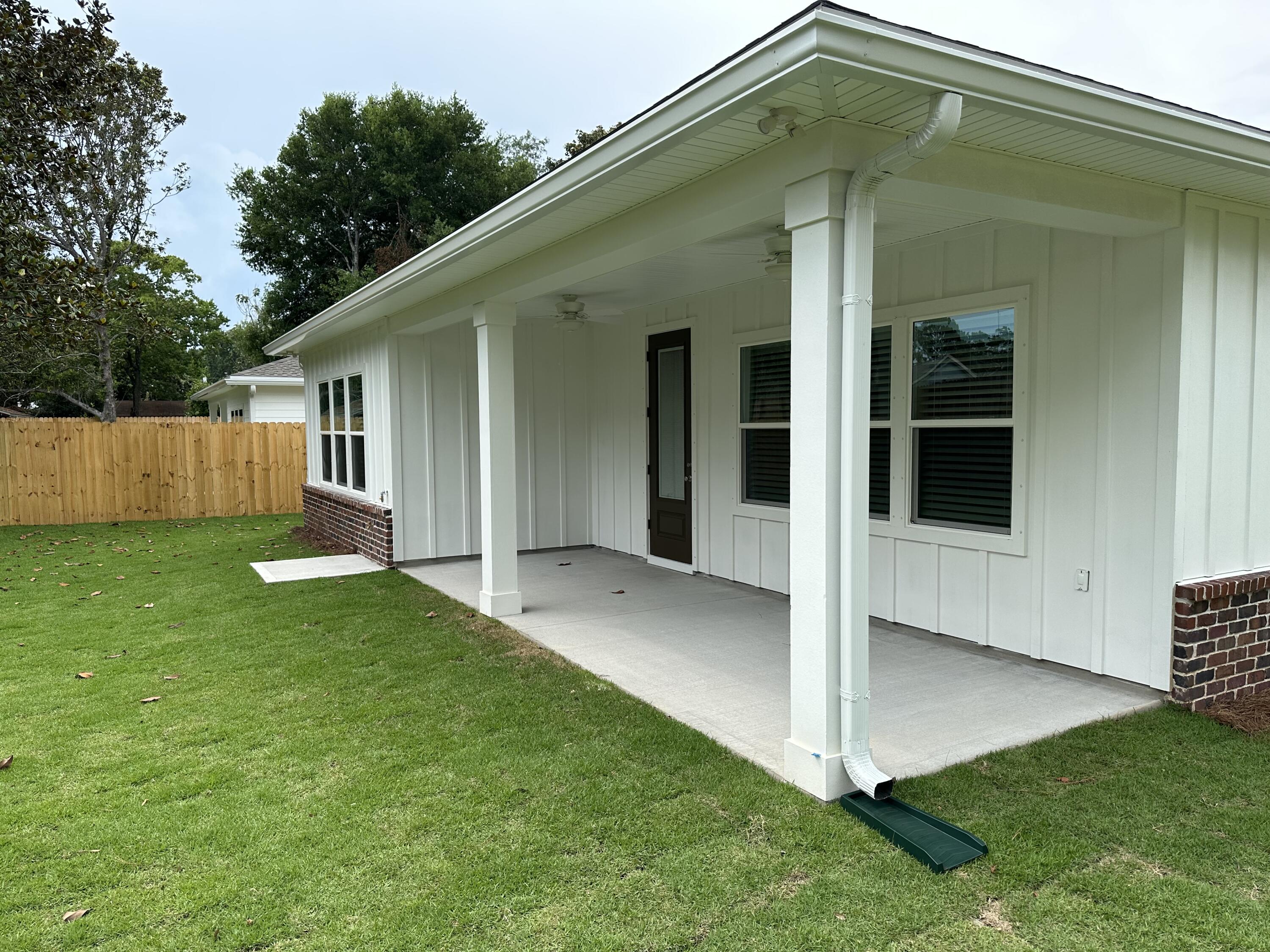 KELLYS 3RD ADDN TO DESTIN - Residential Lease